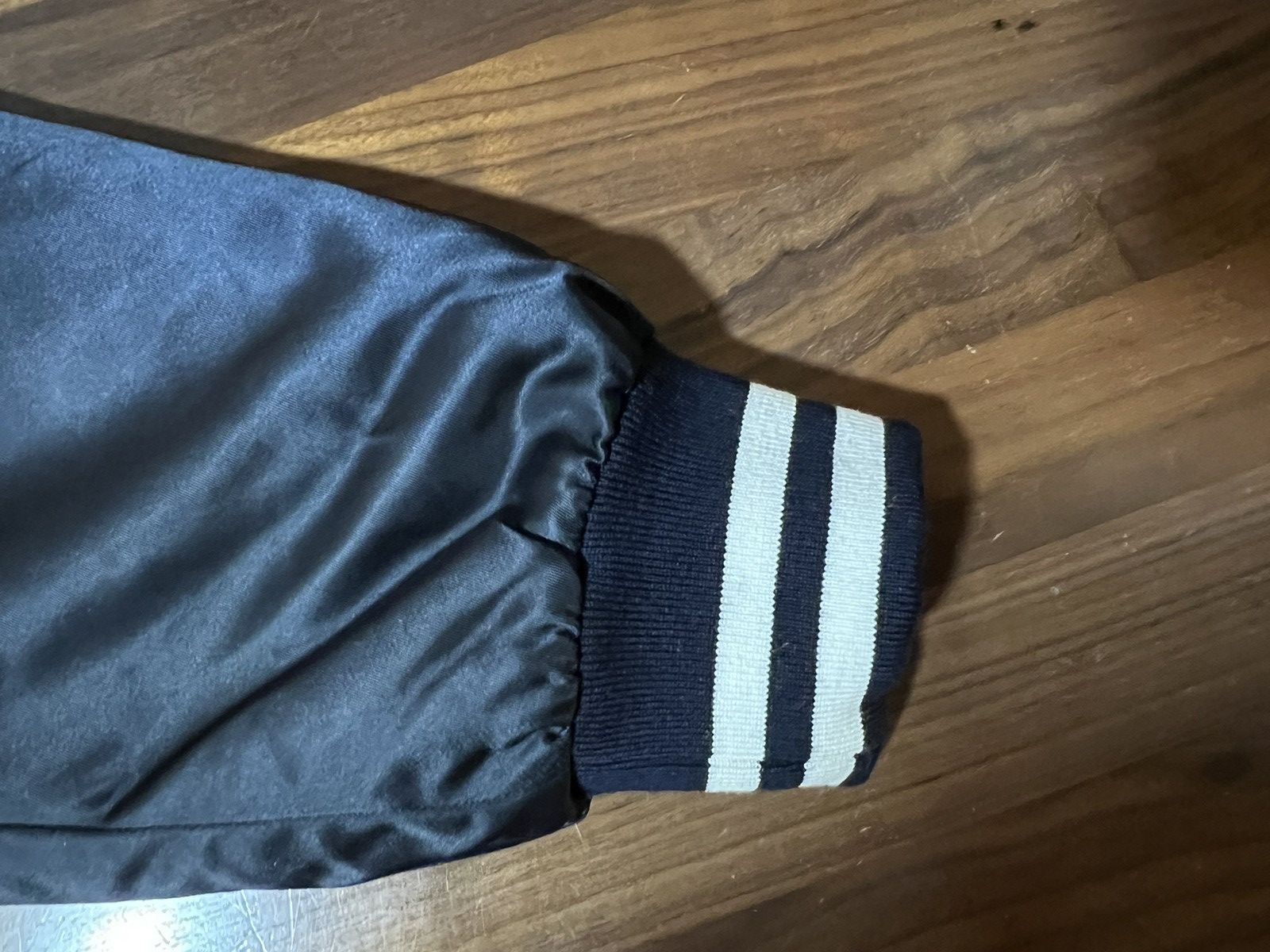 Maison Kitsune Maison Kitsuné Satin Teddy Varsity Bomber Dark Navy XL. Size US XL / EU 56 / 4 - 10 Thumbnail