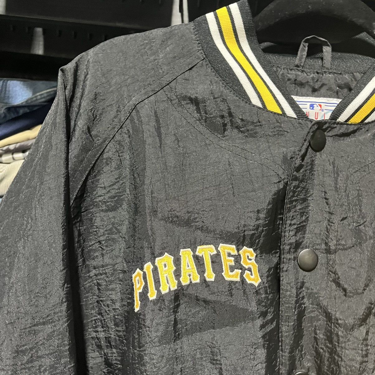 Starter VINTAGE 90s PITTSBURGH PIRATES STARTER JACKET BLACK YELLOW Size US L / EU 52-54 / 3 - 6 Thumbnail