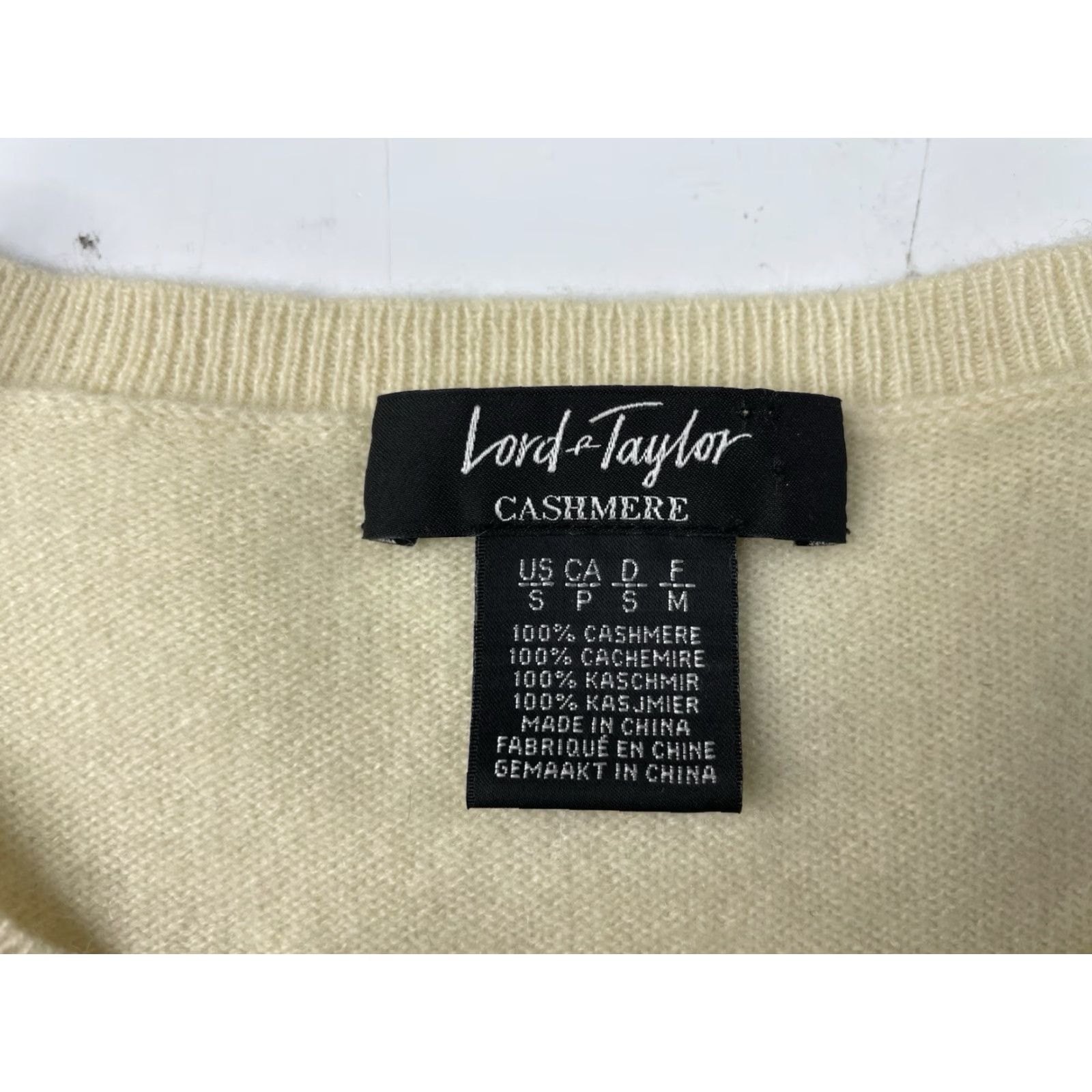 Lord & Taylor LORD & TAYLOR 100% CASHMERE PEACE PULLOVER SWEATER Womens Small S Ivory Pullover Sweater Peace Womens Small Cashmere Size S / US 4 / IT 40 - 3 Thumbnail