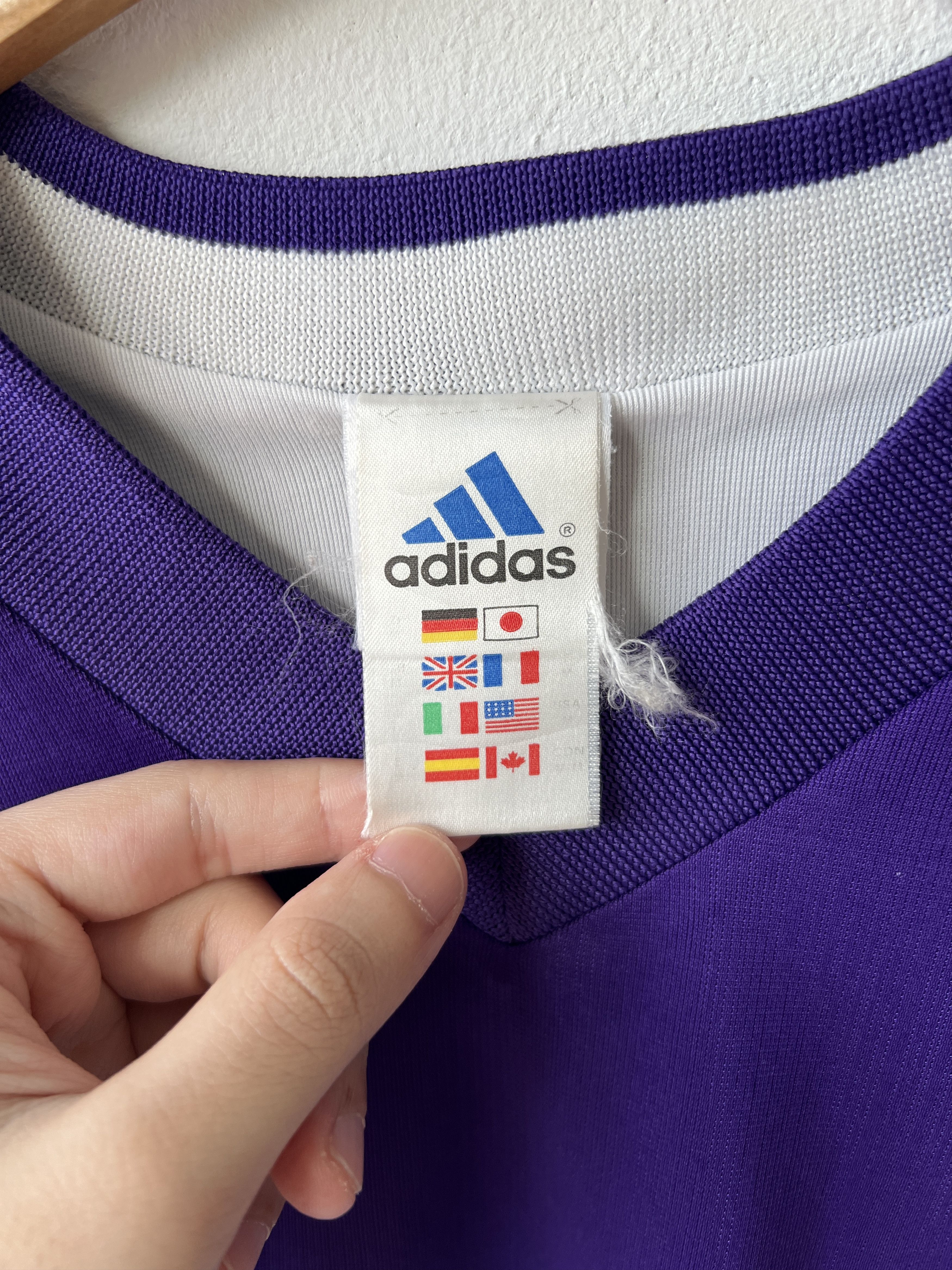 Adidas (M) Real Madrid 2002-03 Third Kit Ronaldo #11 Size US M / EU 48-50 / 2 - 3 Thumbnail