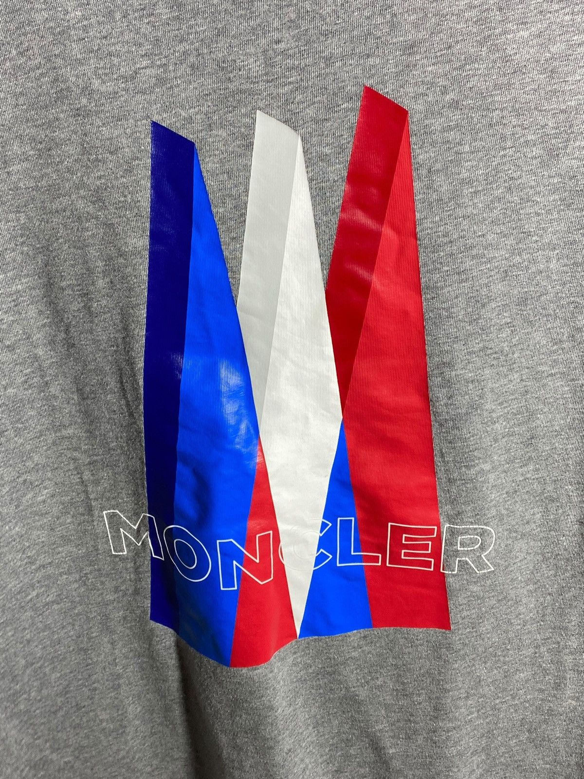 Moncler Moncler Big Logo Grey Blue Red Graphic T-Shirt Size US M / EU 48-50 / 2 - 6 Thumbnail
