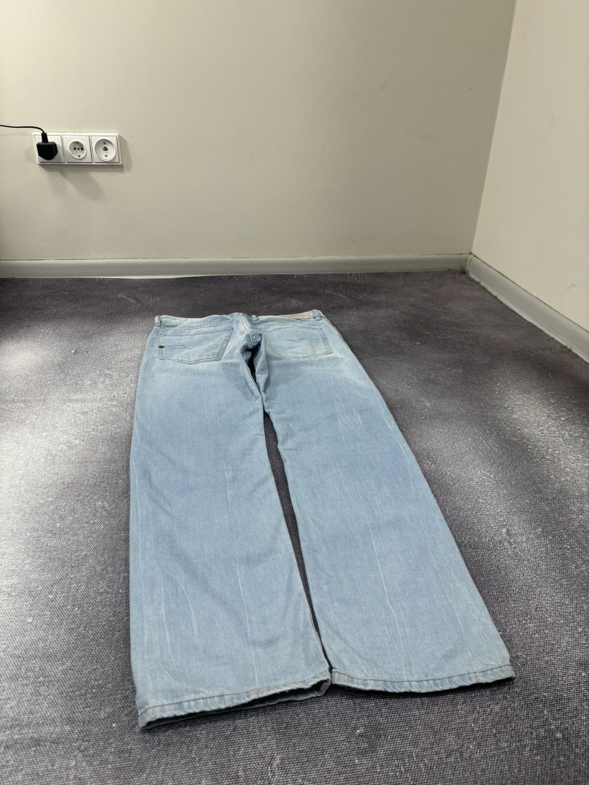 Diesel Diesel Waykee Regular Straight NWT Light Blue Denim Jeans Size US 31 - 17 Thumbnail