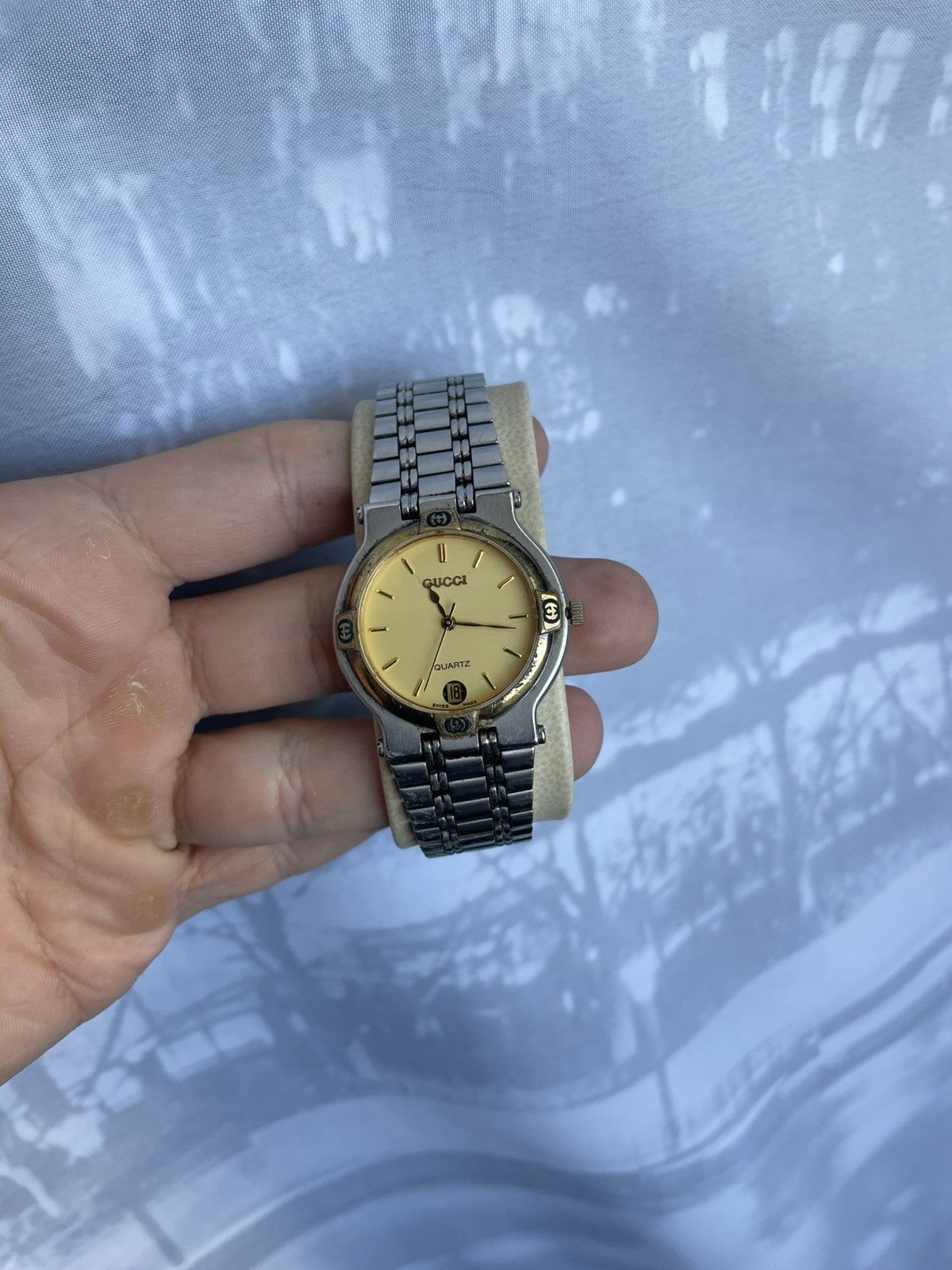 Gucci Gucci Watch 9000M Size ONE SIZE - 1 Thumbnail