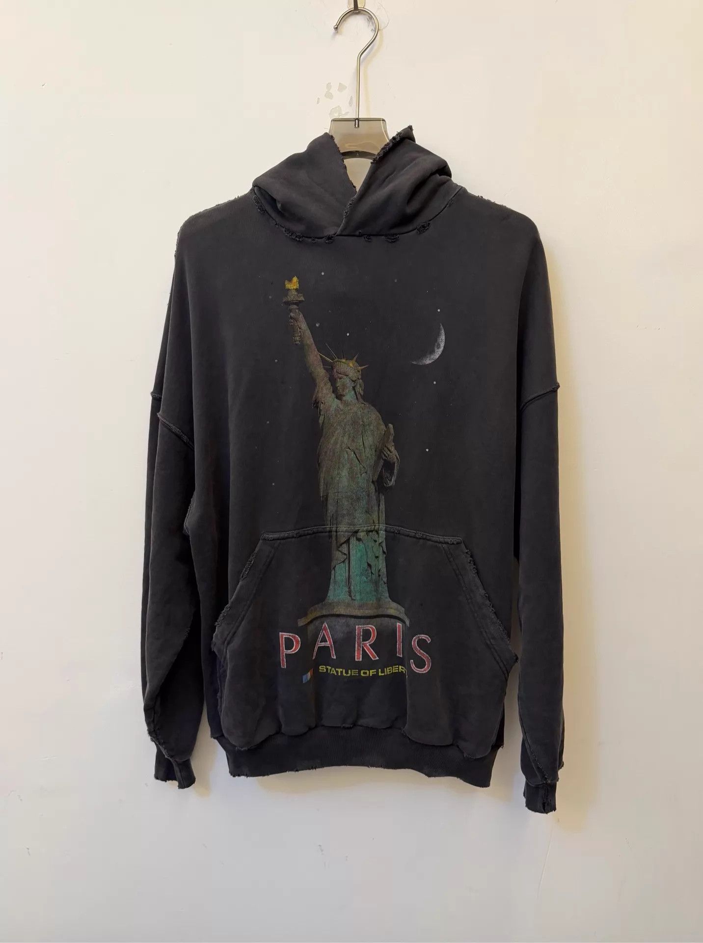 Balenciaga Balenciaga Statue of Liberty Distressed Hoodie Size 1 Size US S / EU 44-46 / 1 - 1 Thumbnail