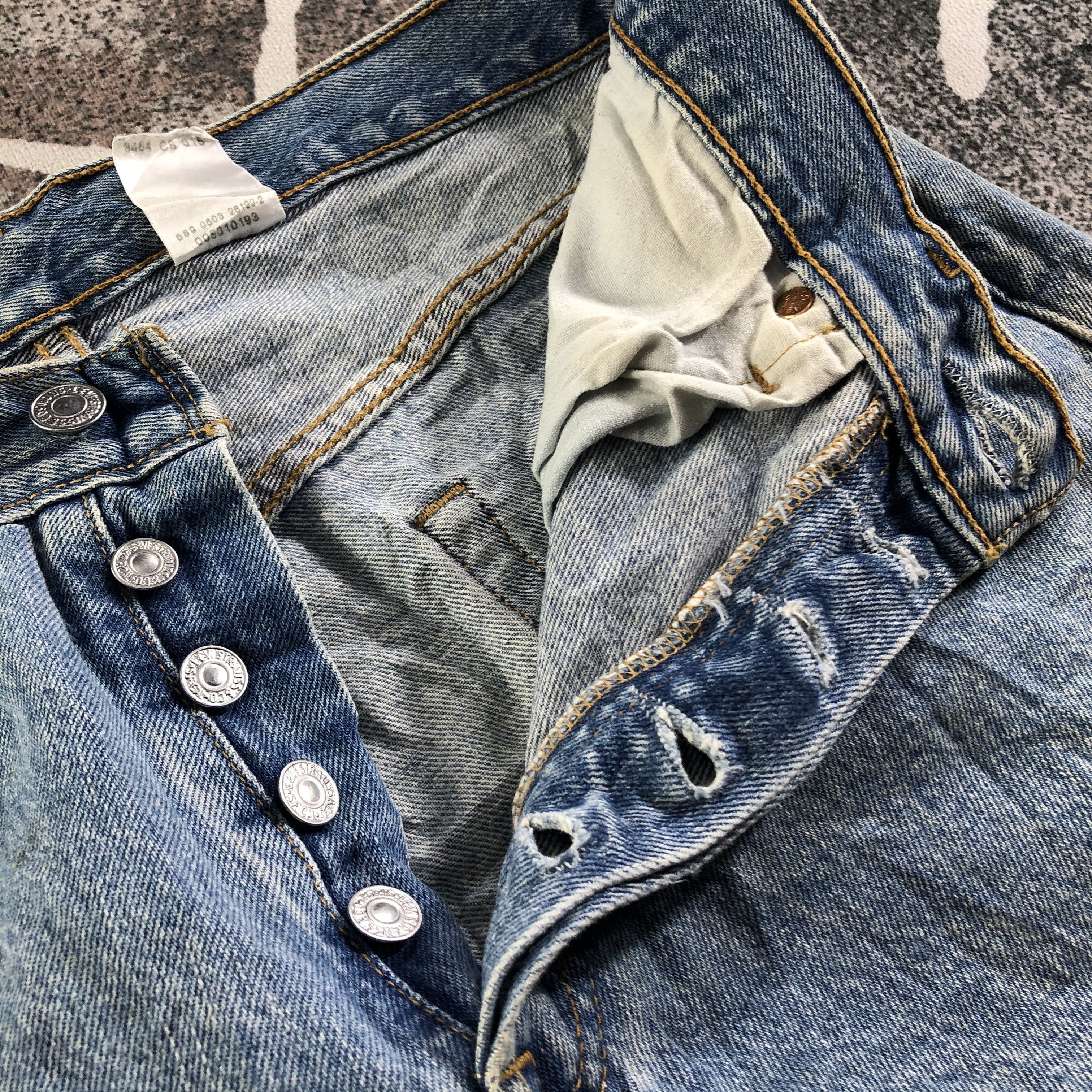 Levi's Vintage Levis 501 Jeans Medium Wash Denim KJ3120 Size US 32 / EU 48 - 7 Thumbnail