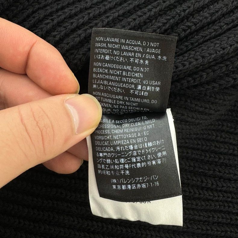 Balenciaga Balenciaga Contrast Color Buckle Logo Printed Knit Sweater Size US XS / EU 42 / 0 - 7 Thumbnail