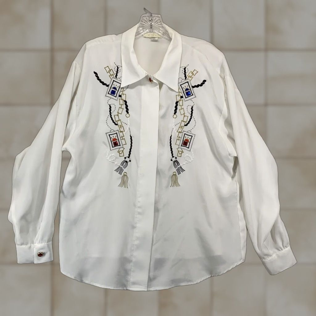 Vintage VINTAGE Che Studio Womens Blouse Shirt Dress Pintuck Front Embroidered Collar Long Sleeve White Size M / US 6-8 / IT 42-44 - 1 Thumbnail