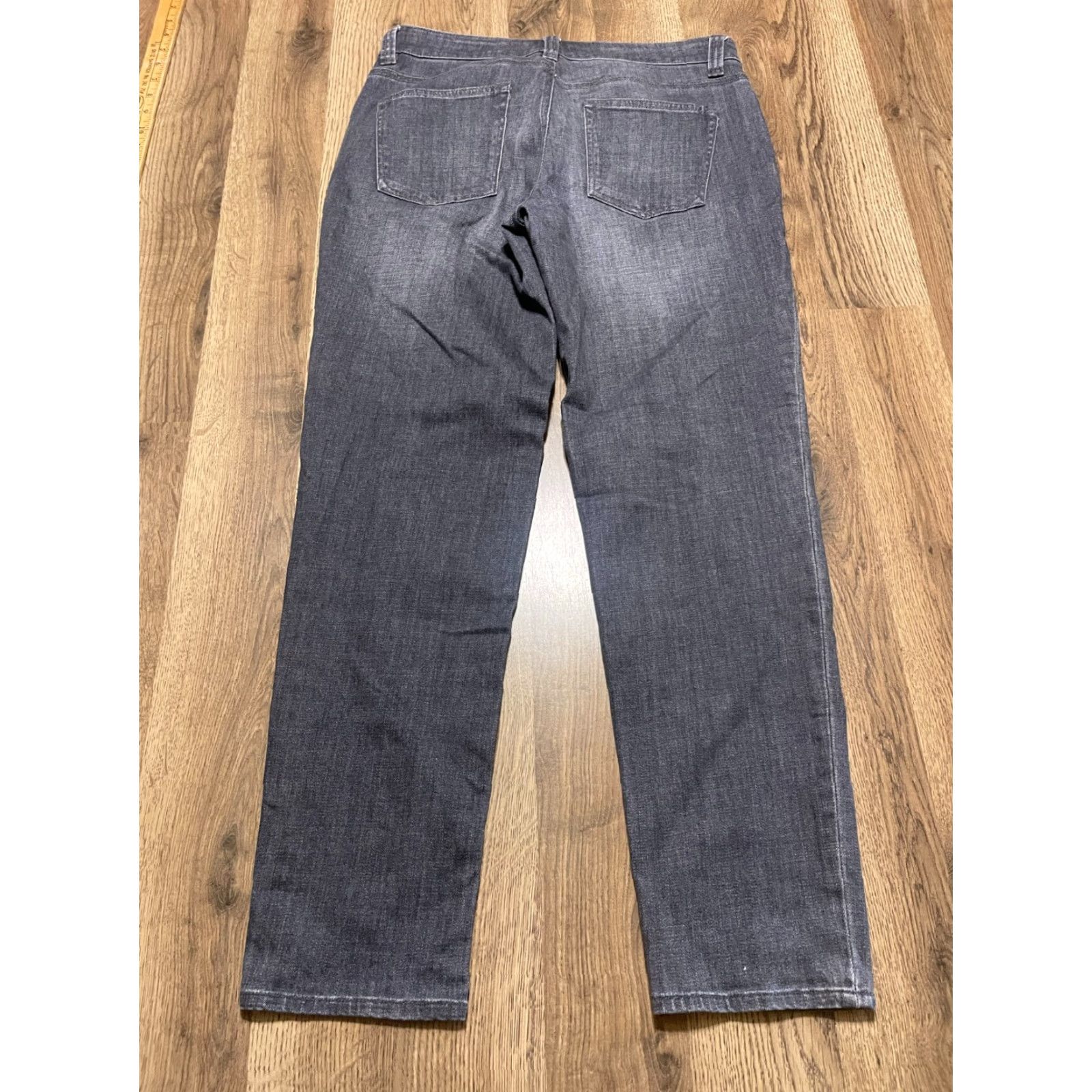 Talbots Talbots Jeans, Women's Size 6, Grey, Boyfriend, Dark Wash, Pockets, Regular, Denim, Inseam 28.5, Straight, 3D? Size 28" / US 6 / IT 42 - 2 Thumbnail
