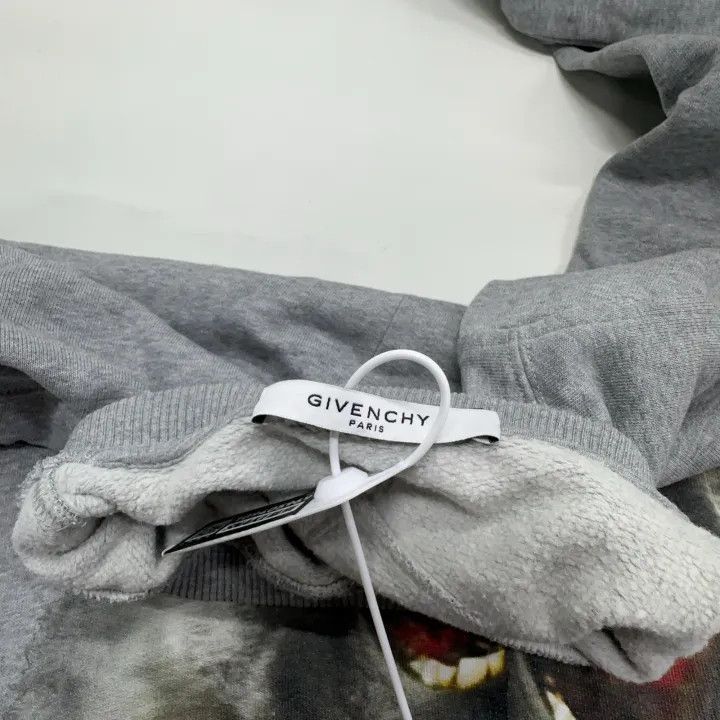 Other Givenchy Givenchy Gray Monkey Print Sweatshirt for All -25 Size US XS / EU 42 / 0 - 6 Thumbnail