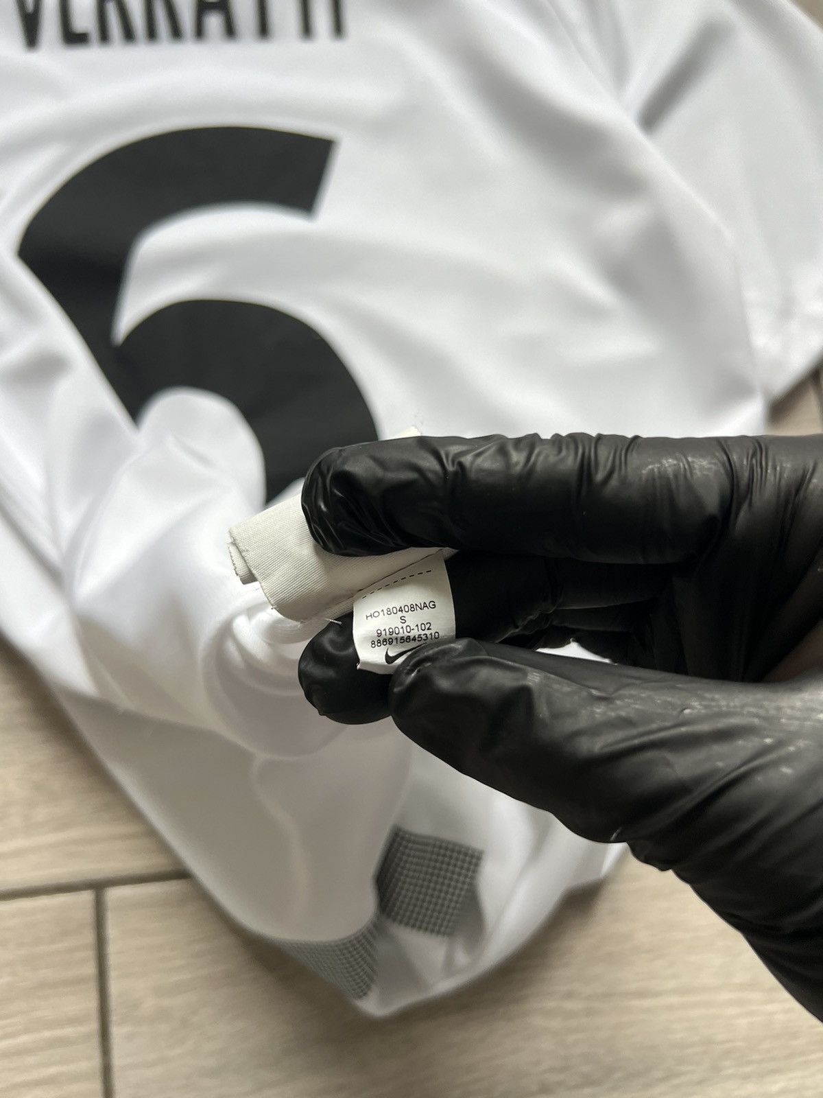 Nike AUTHENTIC PSG JERSEY MARCO VERRATTI SMALL 2018 Size US S / EU 44-46 / 1 - 12 Thumbnail