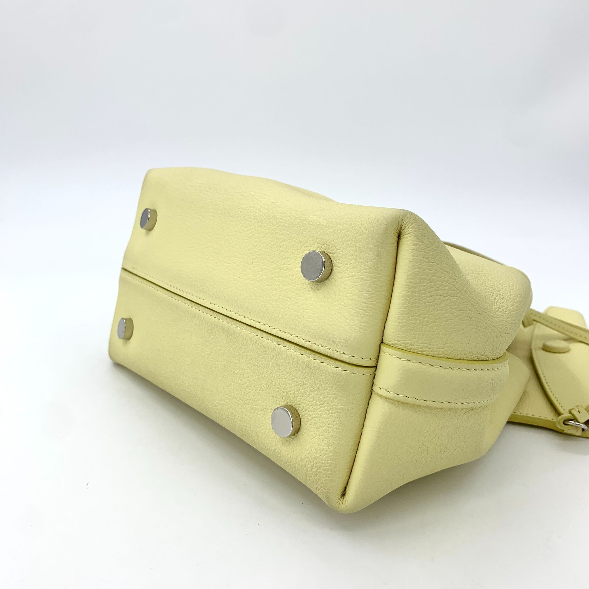 Dior Dior Yellow Leather Handbag With Detachable Straps & Leaf Ch Size ONE SIZE - 6 Thumbnail
