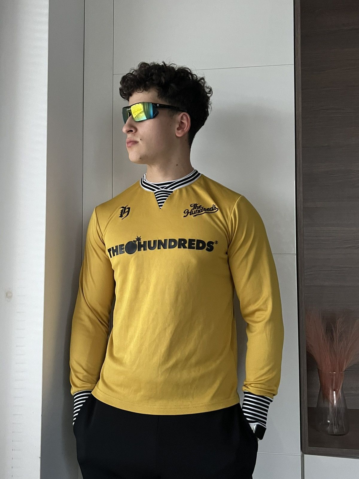 Japanese Brand × The Hundreds ‼️The Hundreds Big Printed Back Logo Jersey Style Tee‼️ Size US S / EU 44-46 / 1 - 8 Thumbnail