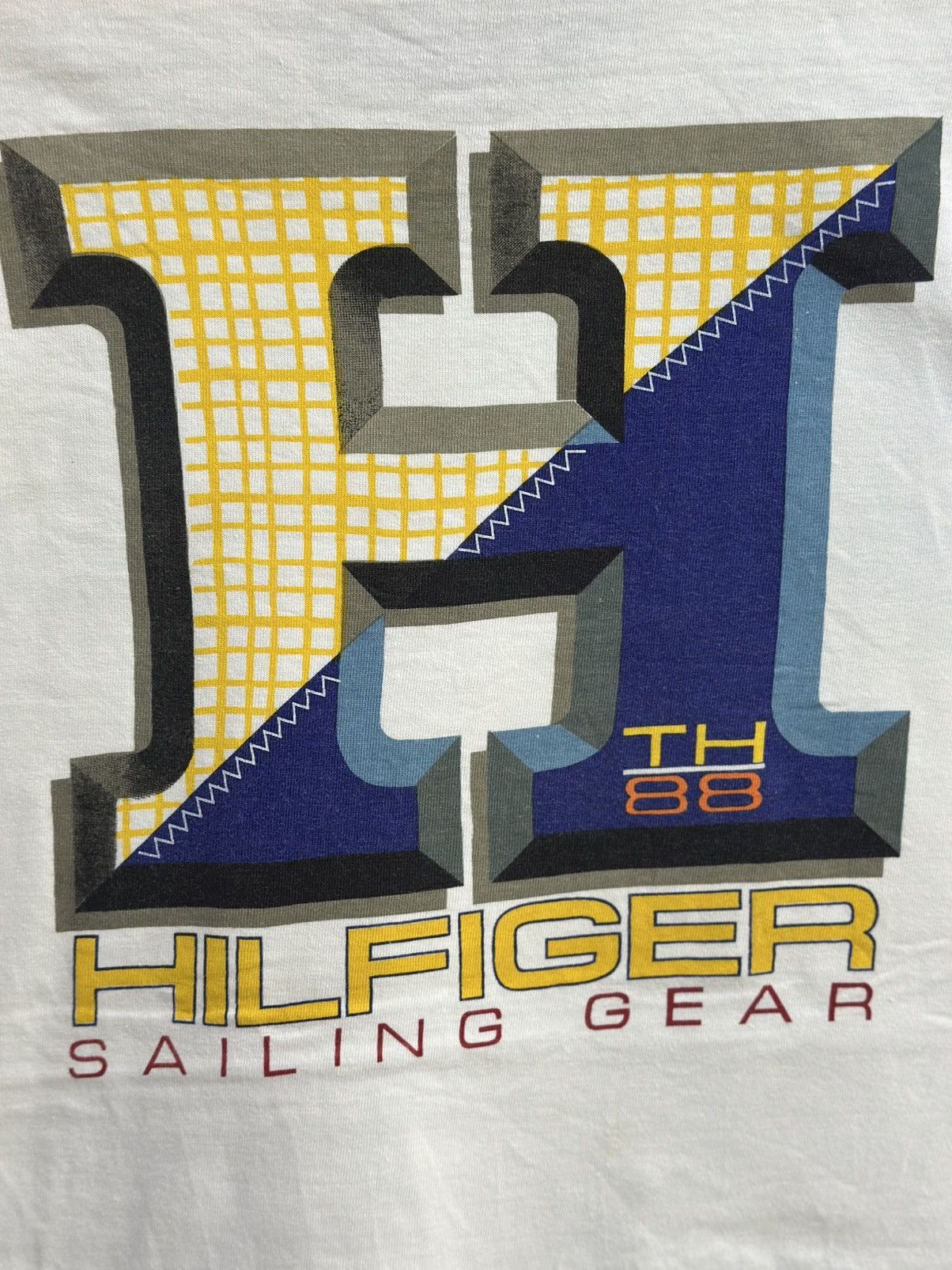 Tommy Hilfiger × Vintage Vintage Tommy Hilfiger Sailing Gear Faded Tee Size US M / EU 48-50 / 2 - 9 Thumbnail