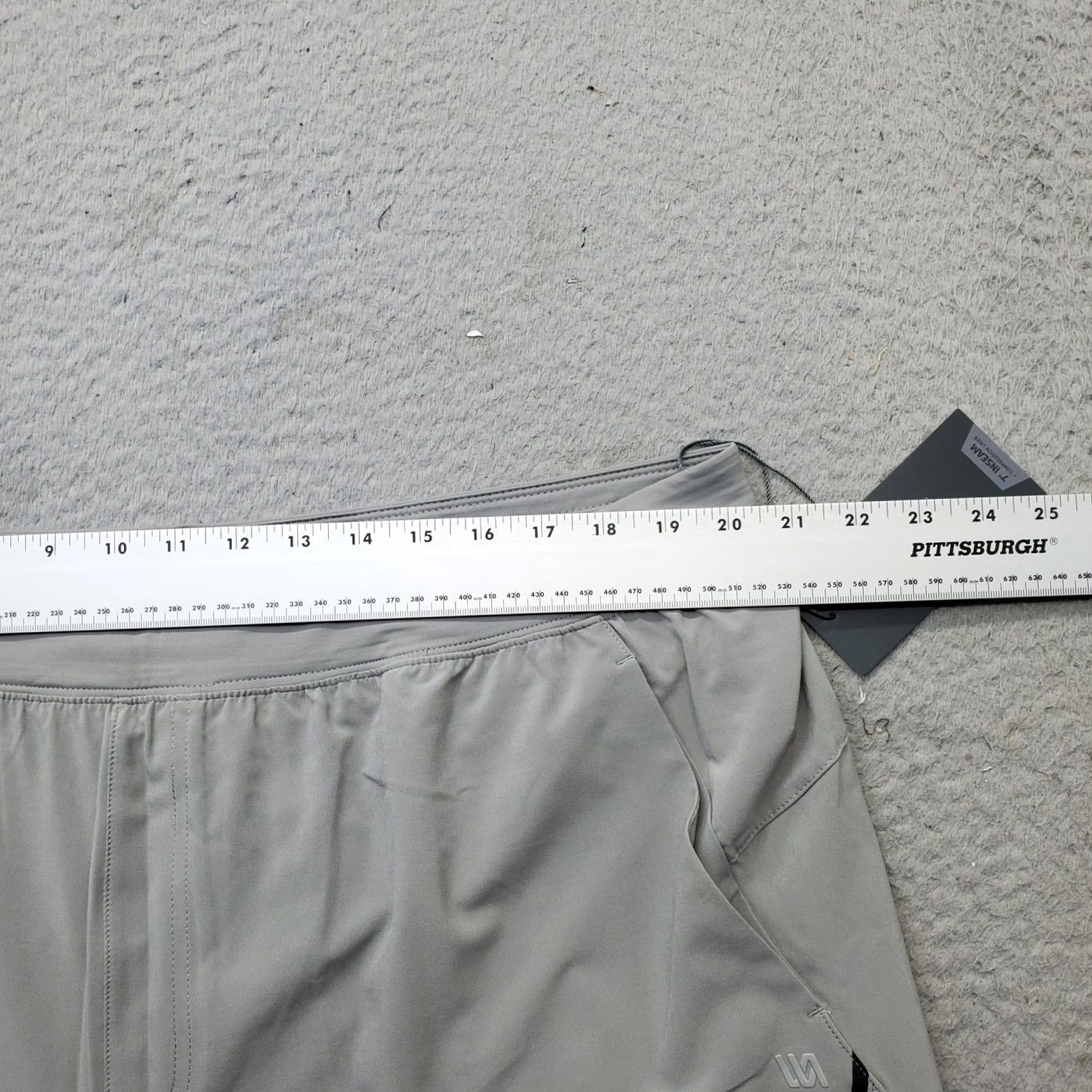 Vintage VRST Golf Shorts Mens 2XL Gray - Running & Inseam 7" Elastic Waist Liner Pockets 20" Waistband 7" Inseam Men’s VRST Shorts Size US 39 - 6 Thumbnail