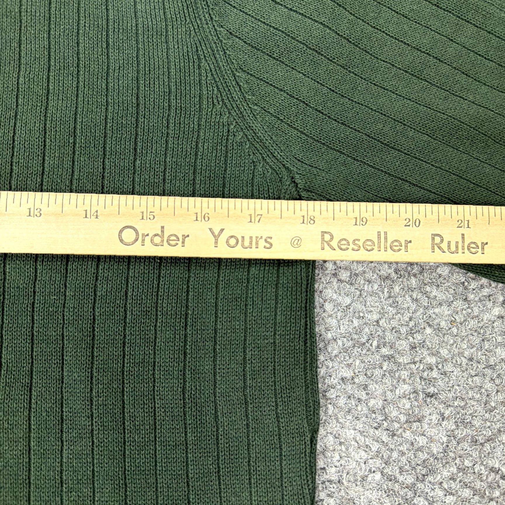 Abercrombie & Fitch VINTAGE Abercrombie & Fitch Sweater Mens Large Green V-Neck Knit 90s Pullover Ribbed Knit Solid Logo Mens Size US L / EU 52-54 / 3 - 8 Thumbnail