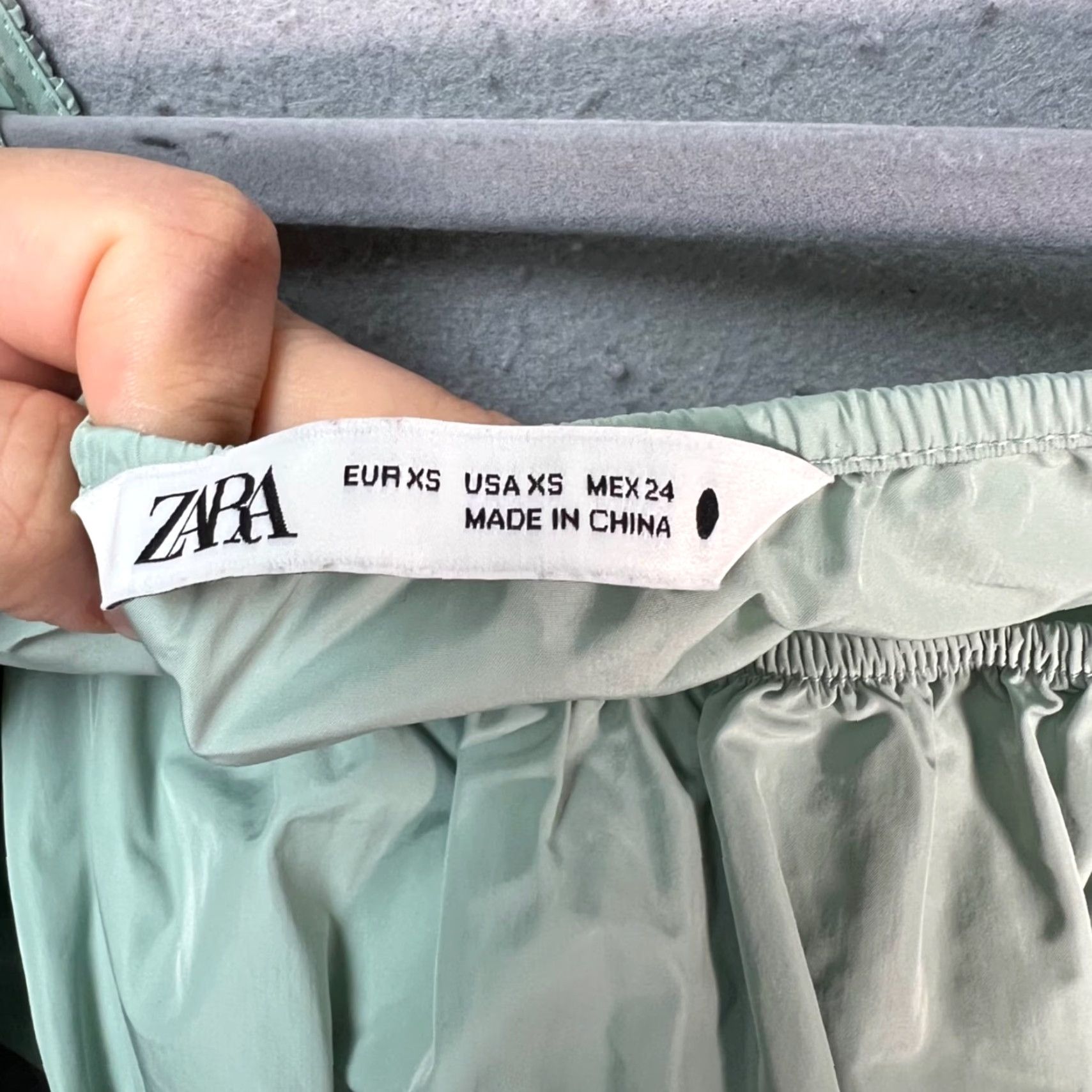 Zara Zara Blouse Shirt Womens XS Mint Green Long Sleeve Smocked Waist Peplum Puff Sleeve Solid Casual Size XS / US 0-2 / IT 36-38 - 3 Thumbnail