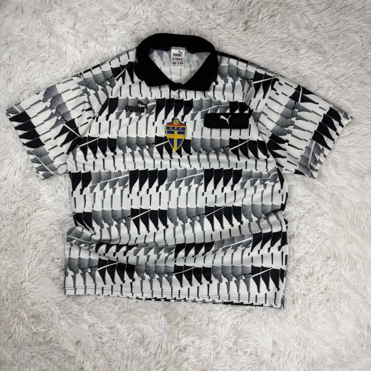 Puma Puma Retro Sweden Soccer Jersey 90S BlockCore Rare Streetwea Size US L / EU 52-54 / 3 - 1 Thumbnail