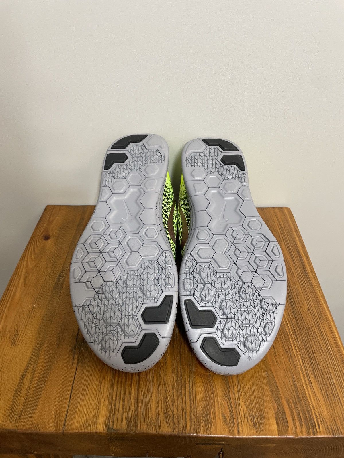 Nike Nike Free Run Distance Shield Size US 10.5 / EU 43-44 - 4 Thumbnail