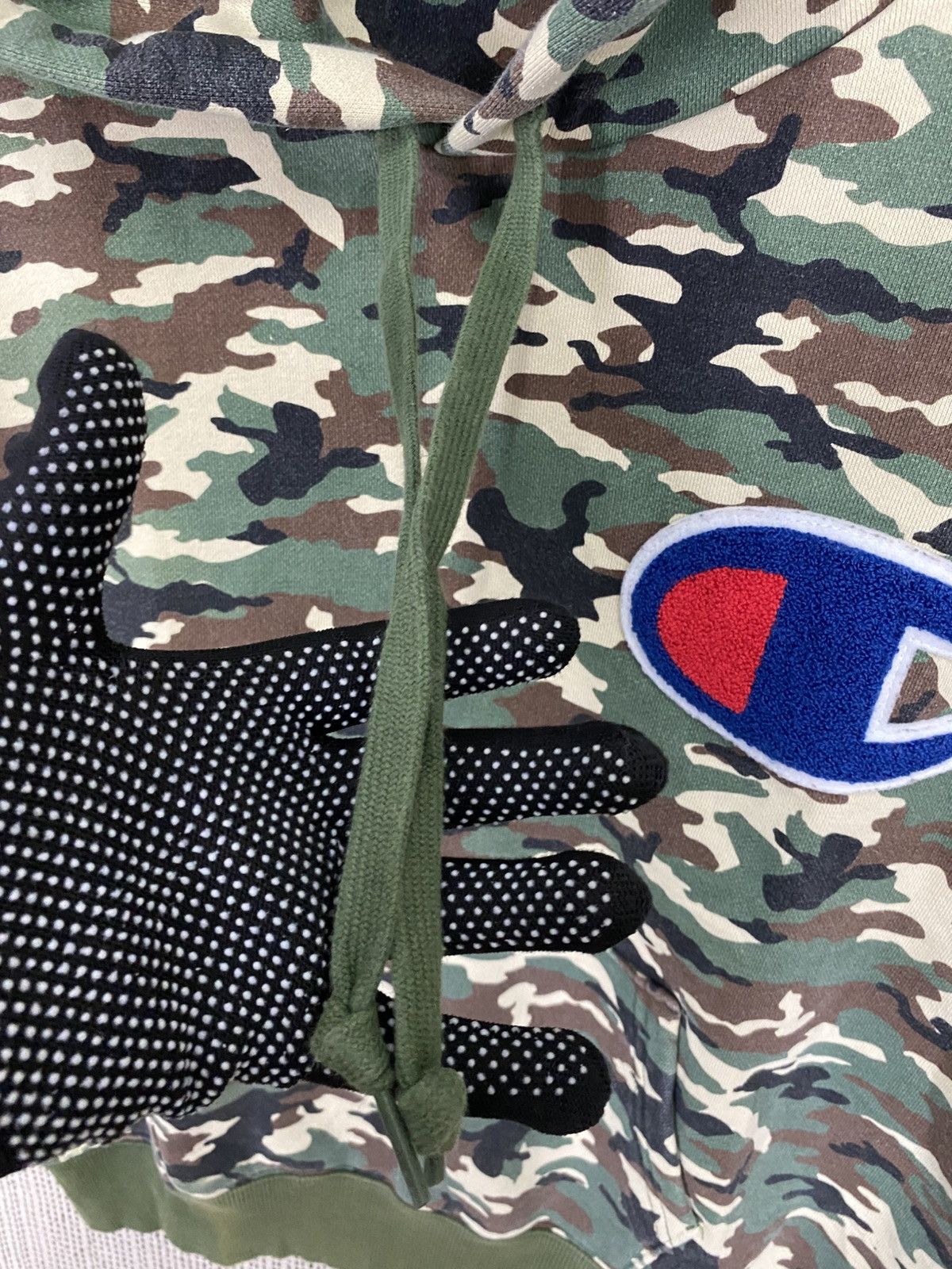 Champion Vintage champion big logo camo hoodie Size US L / EU 52-54 / 3 - 5 Thumbnail
