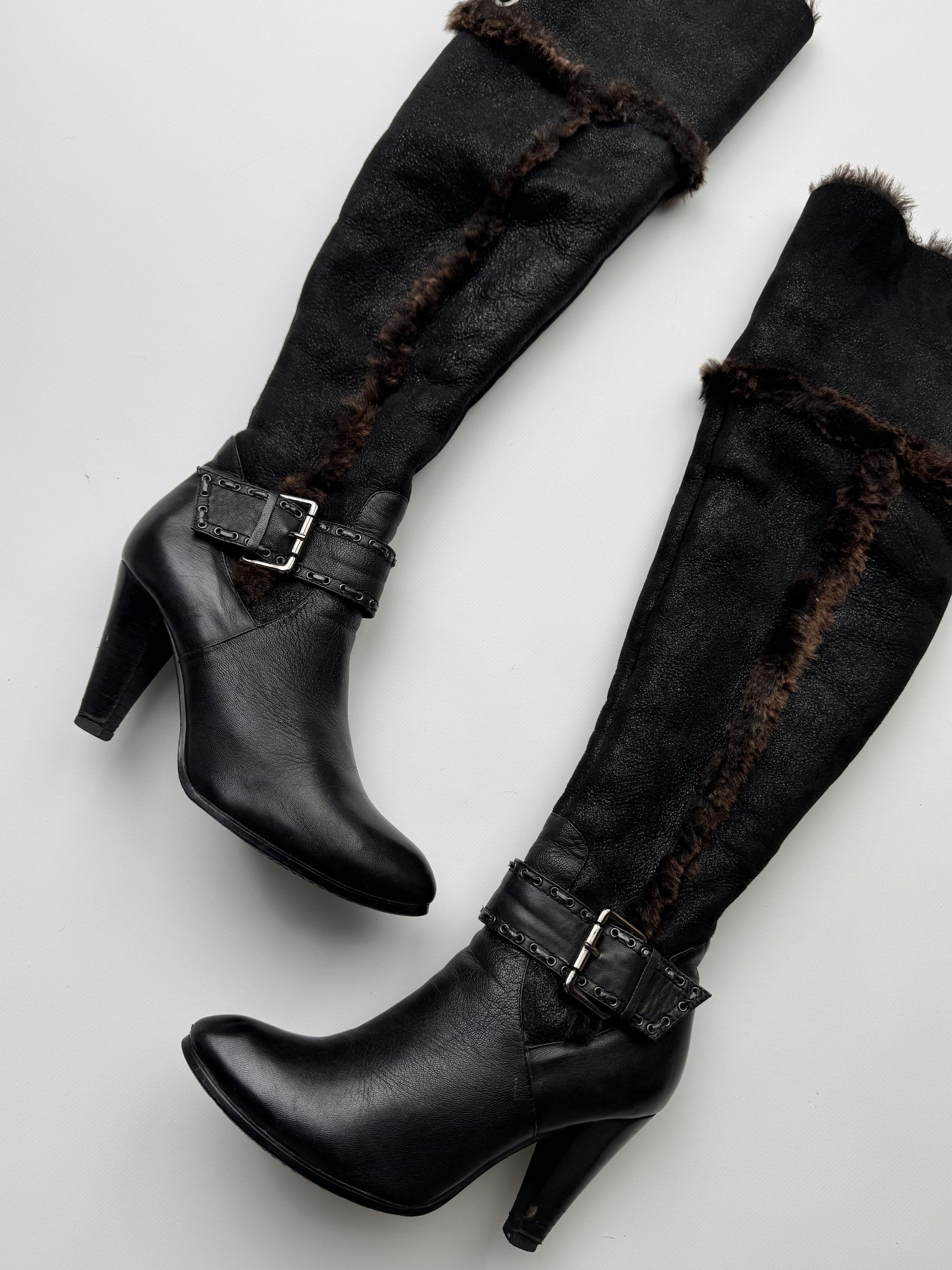 Other Vintage Real Sheepskin Boots With Straps B181 Size US 7 / IT 37 - 2 Thumbnail