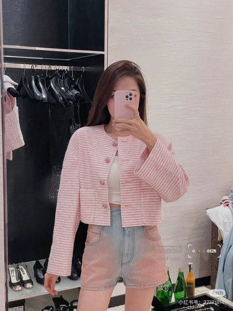 Chanel Chanel 24C early spring pink striped glitter diamond buckl Size XS / US 0-2 / IT 36-38 - 9 Thumbnail