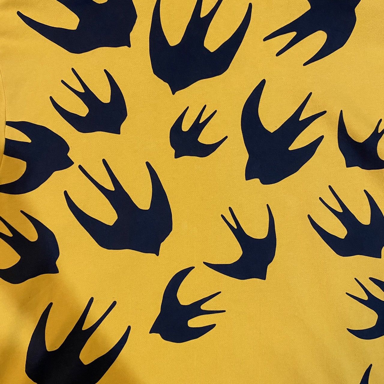 McQ Alexander McQueen ALEXANDER MCQUEEN Bird Graphic Hoodie In Chrome Yellow Size US L / EU 52-54 / 3 - 17 Thumbnail