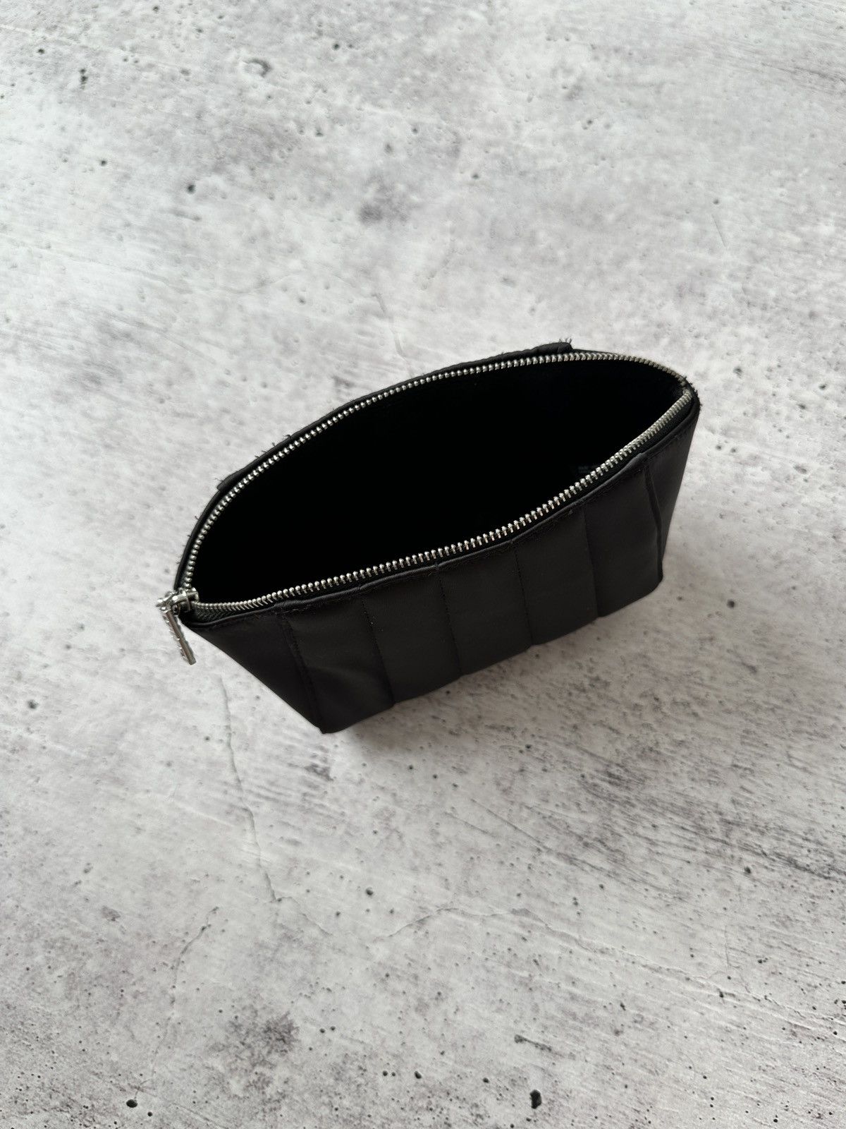 Givenchy GIVENCHY PARFUMS Iconic Black Makeup Bag Pouch Travel Case Size ONE SIZE - 4 Thumbnail