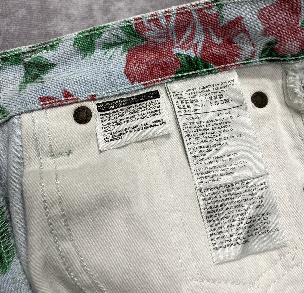 Levi's × Supreme Supreme Levi’s Roses 505 Jeans Light Blue (SS16) Size US 30 / EU 46 - 5 Thumbnail