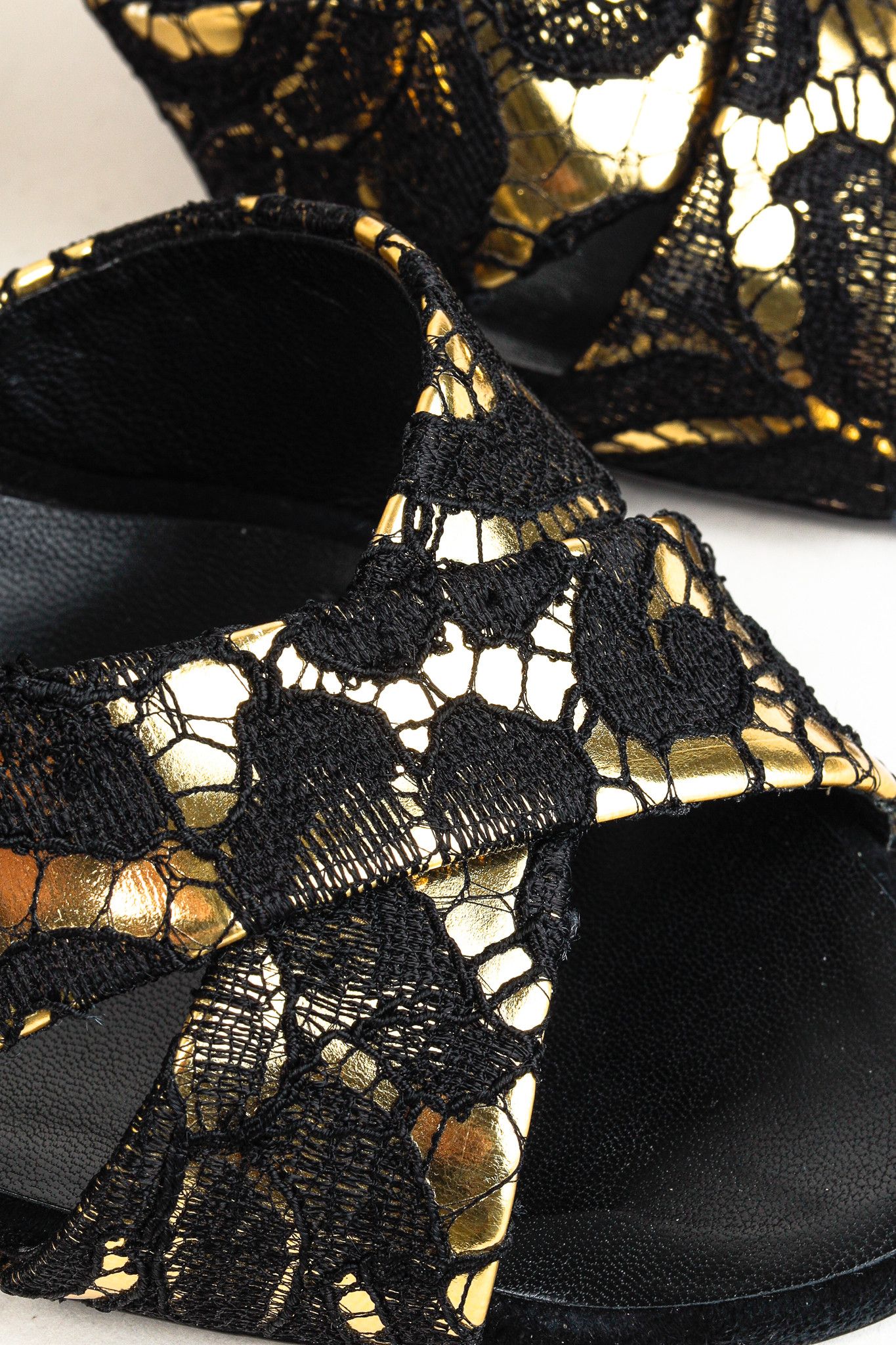 Giuseppe Zanotti Giuseppe Zanotti Gold & Black Lace Crossover-Strap Mules Size US 9 / IT 39 - 8 Thumbnail