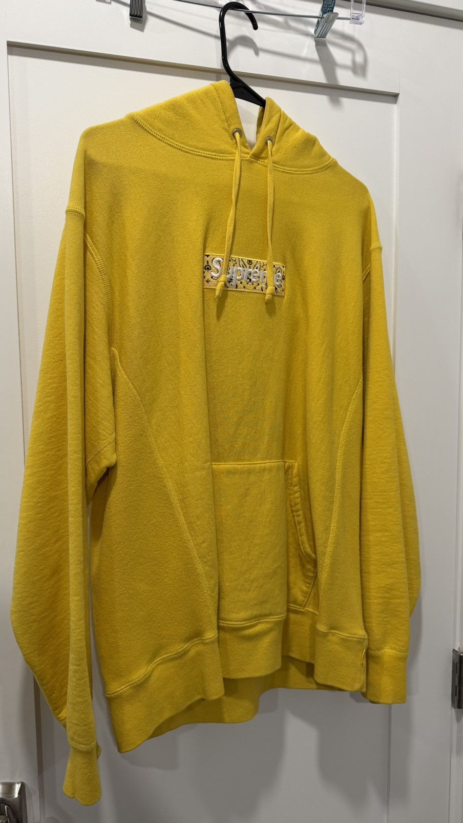 Supreme FW/19 SUPREME YELLOW BANDANA BOX LOGO Size US L / EU 52-54 / 3 - 3 Thumbnail