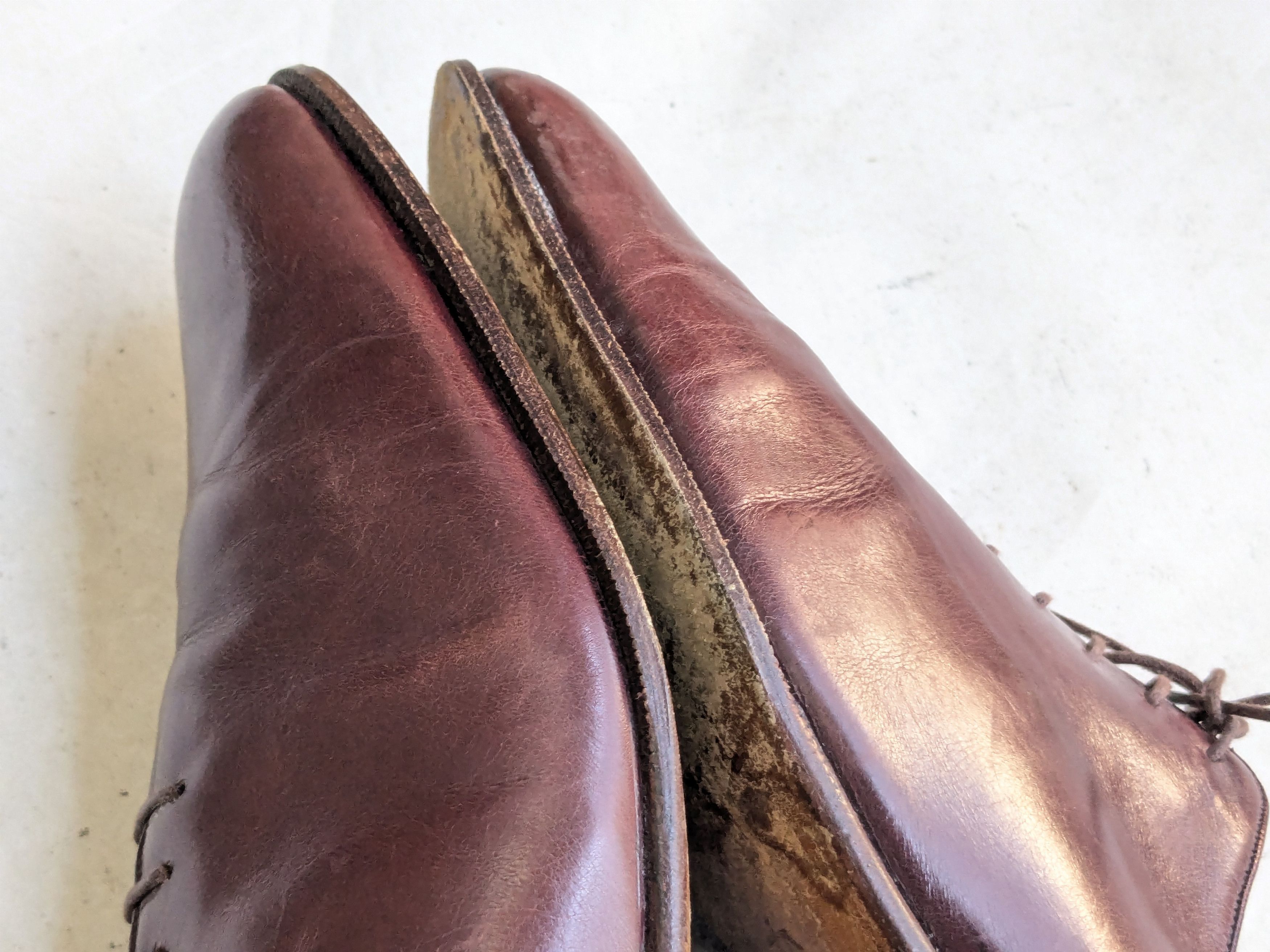 Salvatore Ferragamo Salvatore Ferragamo Wholecut Oxfords Burgundy 12 B Narrow Size US 12 / EU 45 - 5 Thumbnail