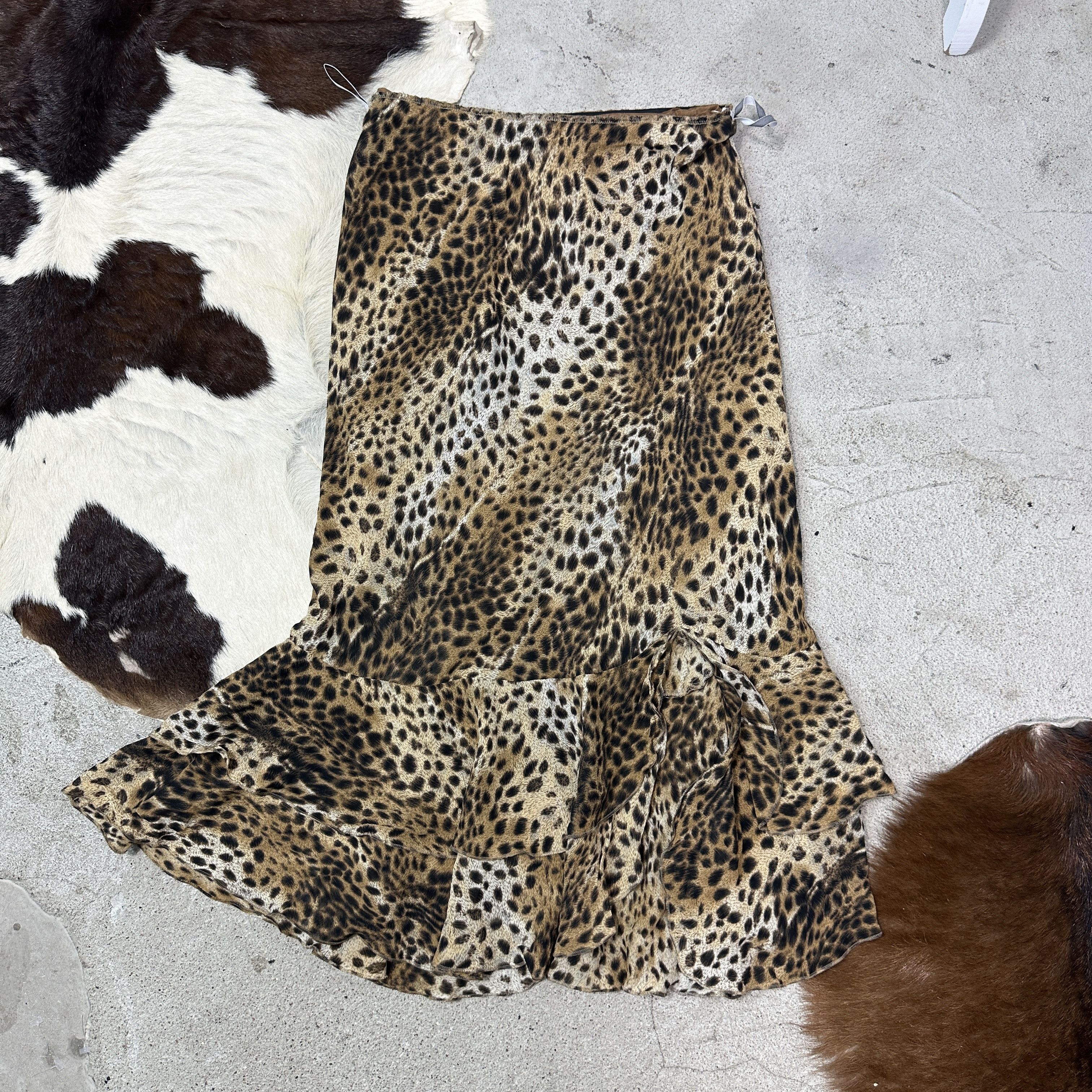 Vintage Vintage Asymmetrical Mesh Cheetah Maxi Skirt 00s Size 25" / US 0 / IT 36 - 2 Thumbnail