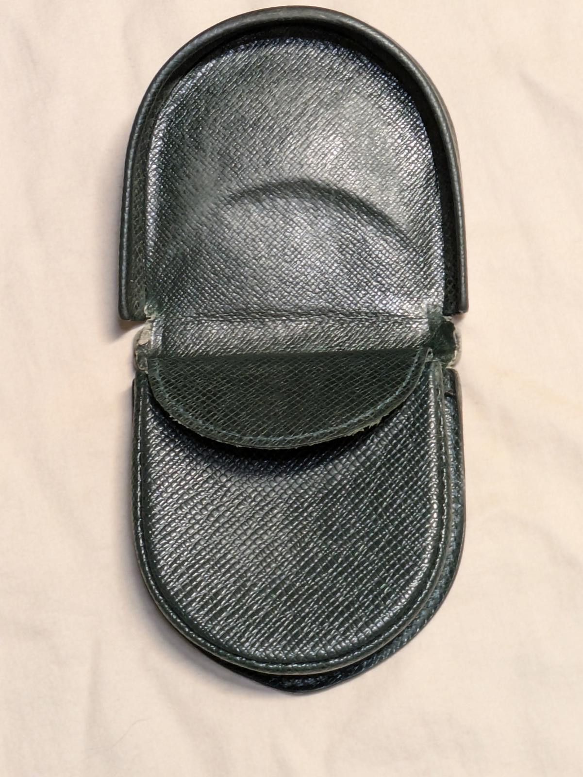 Louis Vuitton Louis Vuitton Taiga Porto MonCuvette Coin Case Dark Green Size ONE SIZE - 5 Thumbnail
