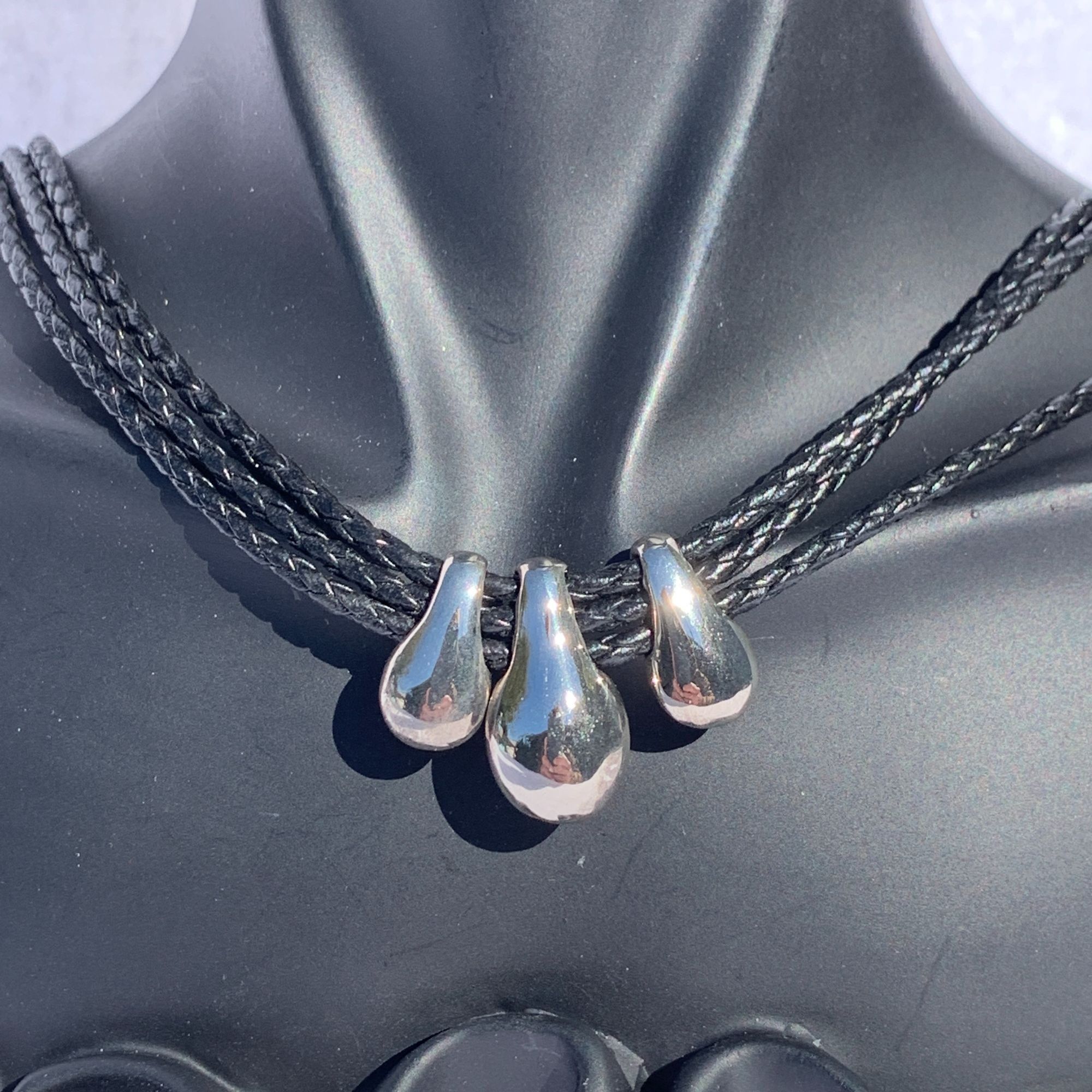 Designer Beautiful Women's Black Necklace With Pretty Teardrop Size ONE SIZE - 6 Thumbnail