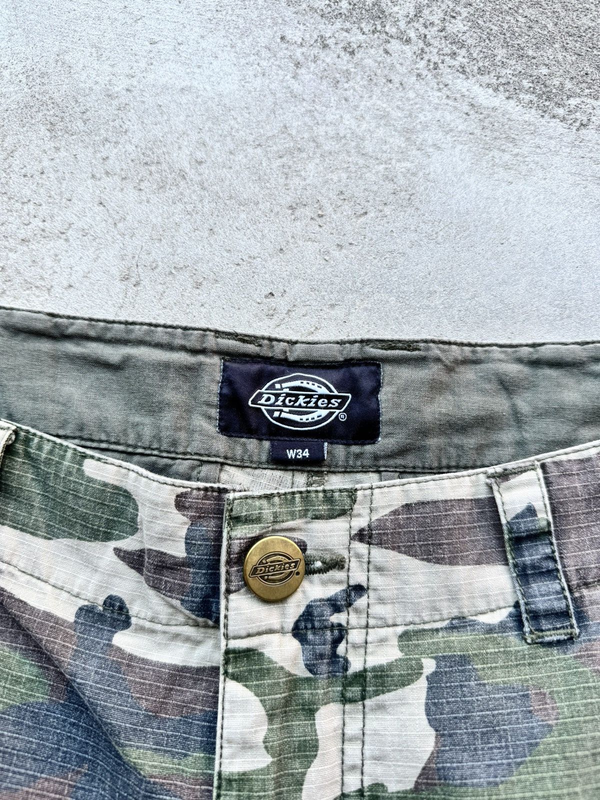 Dickies Dickies Camo Shorts Pants Size US 34 / EU 50 - 9 Thumbnail
