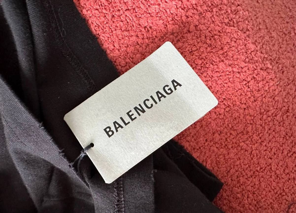 Balenciaga Balenciaga gothic flame logo t shirt Size US XL / EU 56 / 4 - 4 Thumbnail