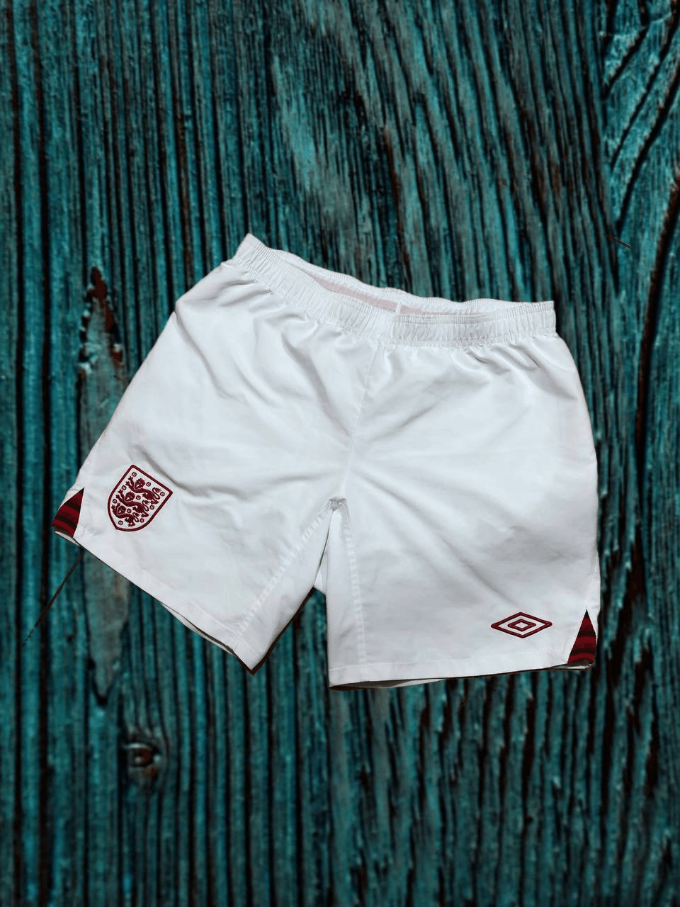 Umbro ENGLAND UMBRO FOOTBALL HOME SHORTS Size US 32 / EU 48 - 1 Thumbnail