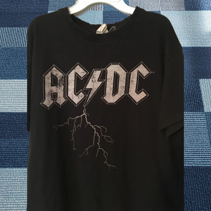 H&M H&M AC/DC Black Logo T-Shirt Womens M Short Sleeve Crew Neck Graphic Print Top, Pullover, Regular Fit, Cotton Blend, Black, SS Size M / US 6-8 / IT 42-44 - 1 Thumbnail