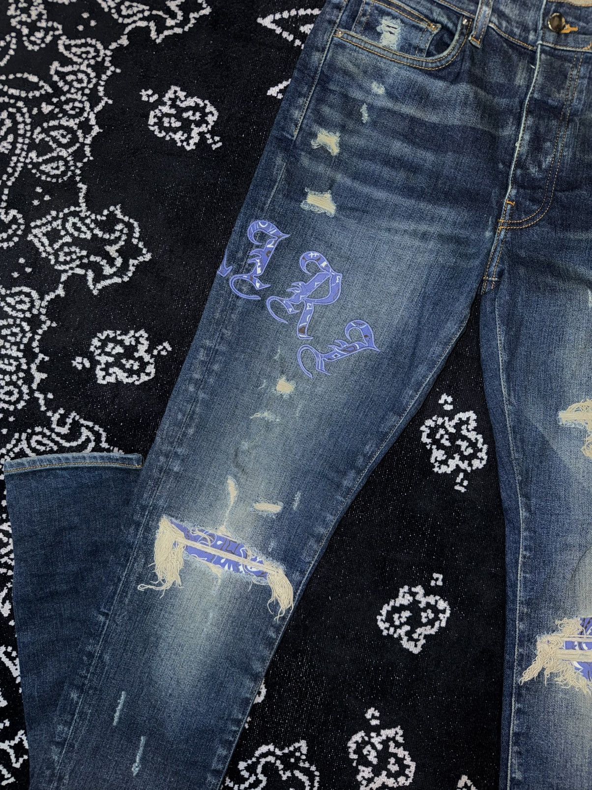 Amiri AMIRI BANDANA PURPLE ENGLISH LOGO JEANS Size US 30 / EU 46 - 2 Thumbnail