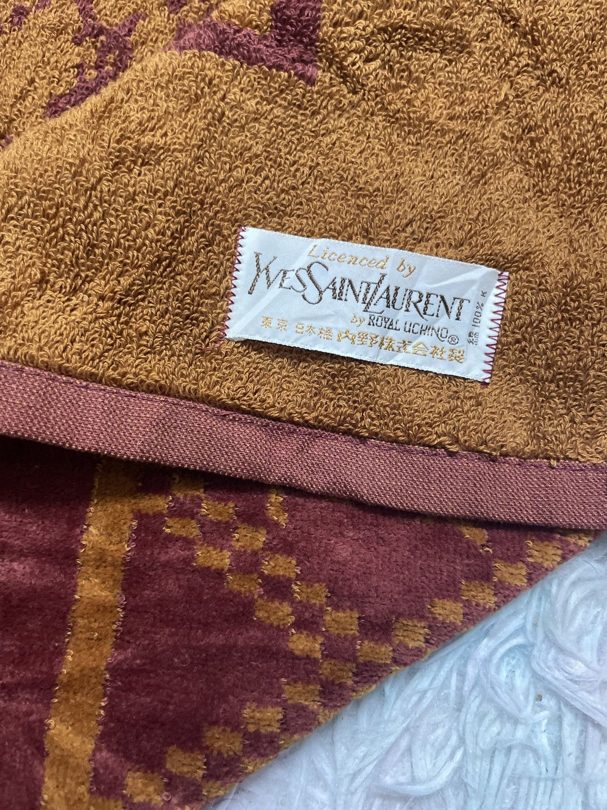 Yves Saint Laurent ‼️Hearing offer‼️Yves Saint Laurent Towel Size ONE SIZE - 5 Thumbnail
