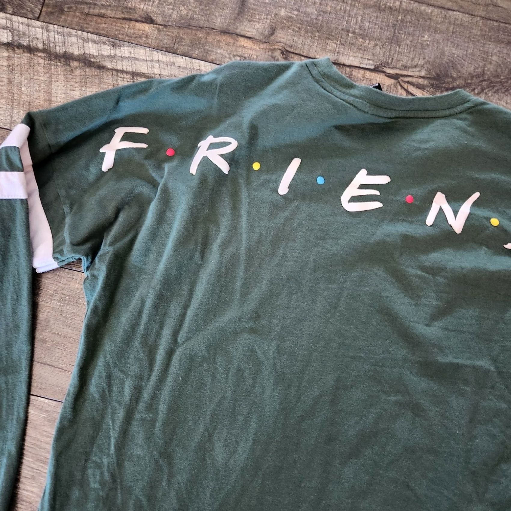 Vintage Friends Central Perk Long Sleeve T-Shirt Tee Size S Green Official Boxlunch Unisex Adults Crew Neck Logo Pattern Solid 2020s Vintage: No Size US S / EU 44-46 / 1 - 3 Thumbnail