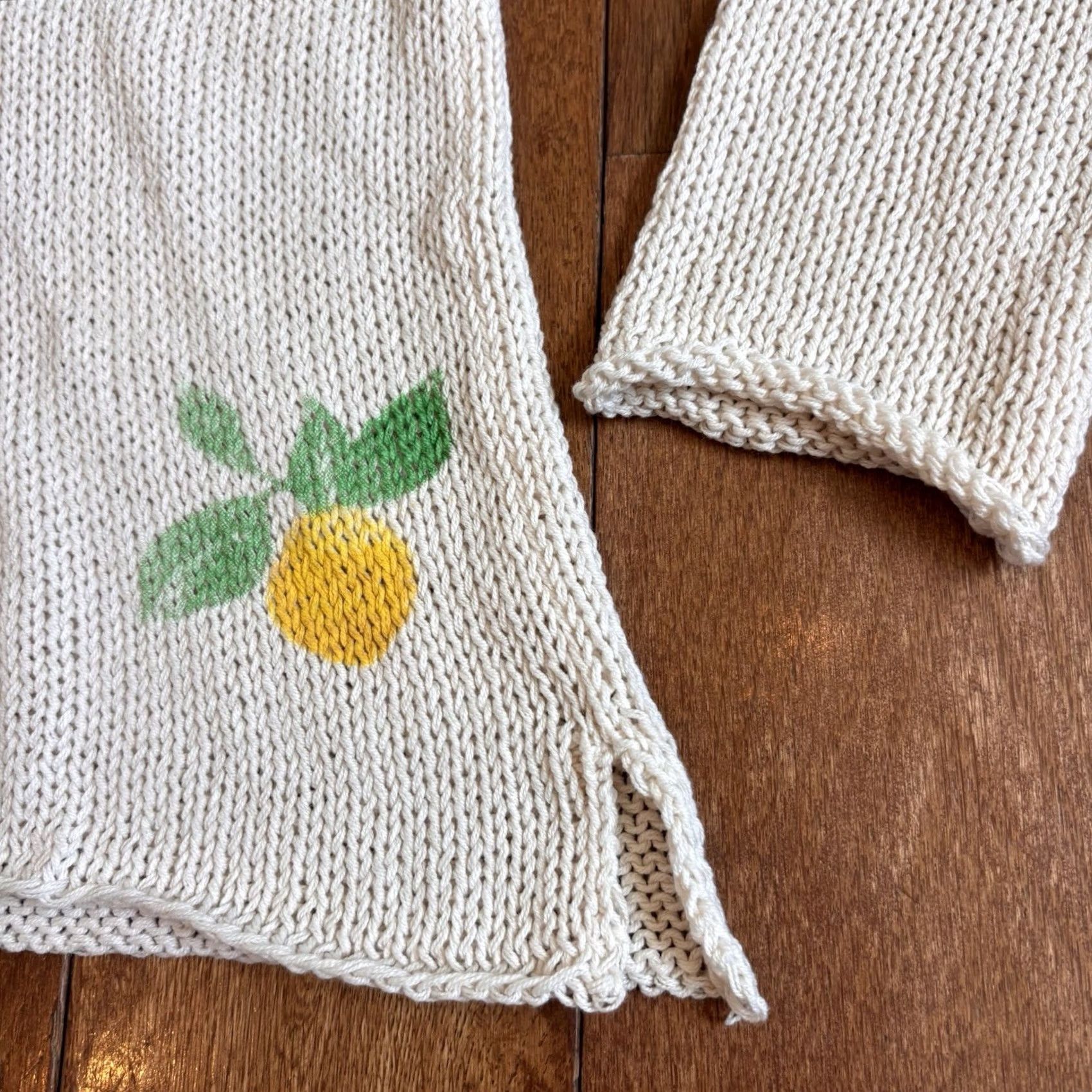 Vintage Wooden Ships Sweater Womens S/M Ivory Yellow Knit Lemons Fruit V Neck Size S / US 4 / IT 40 - 3 Thumbnail