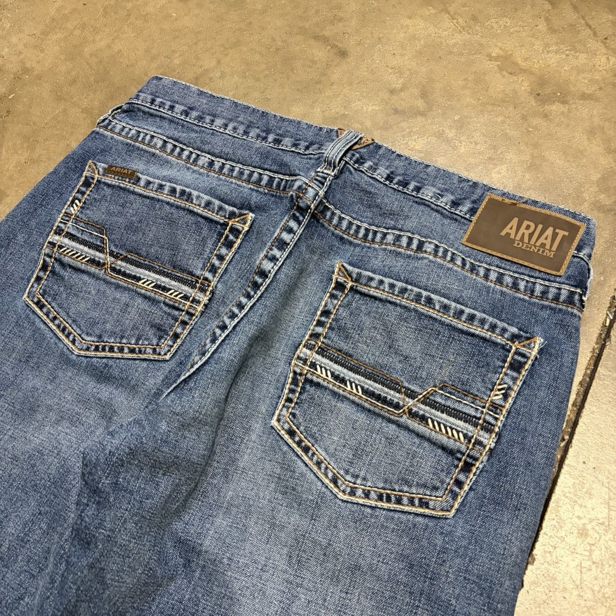 Ariat Vintage Ariat M5 Straight Leg Jeans Faded Washed Whisker Size US 35 - 13 Thumbnail