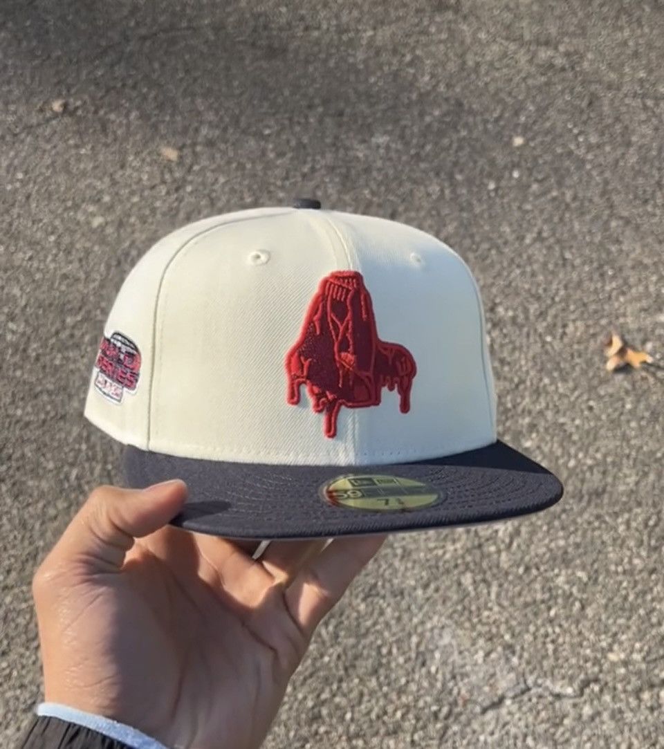 image of Hat x New Era Boston Red Sox Drippy Logo 2004 World Series Size 7 1/8 Bra in White, Men's