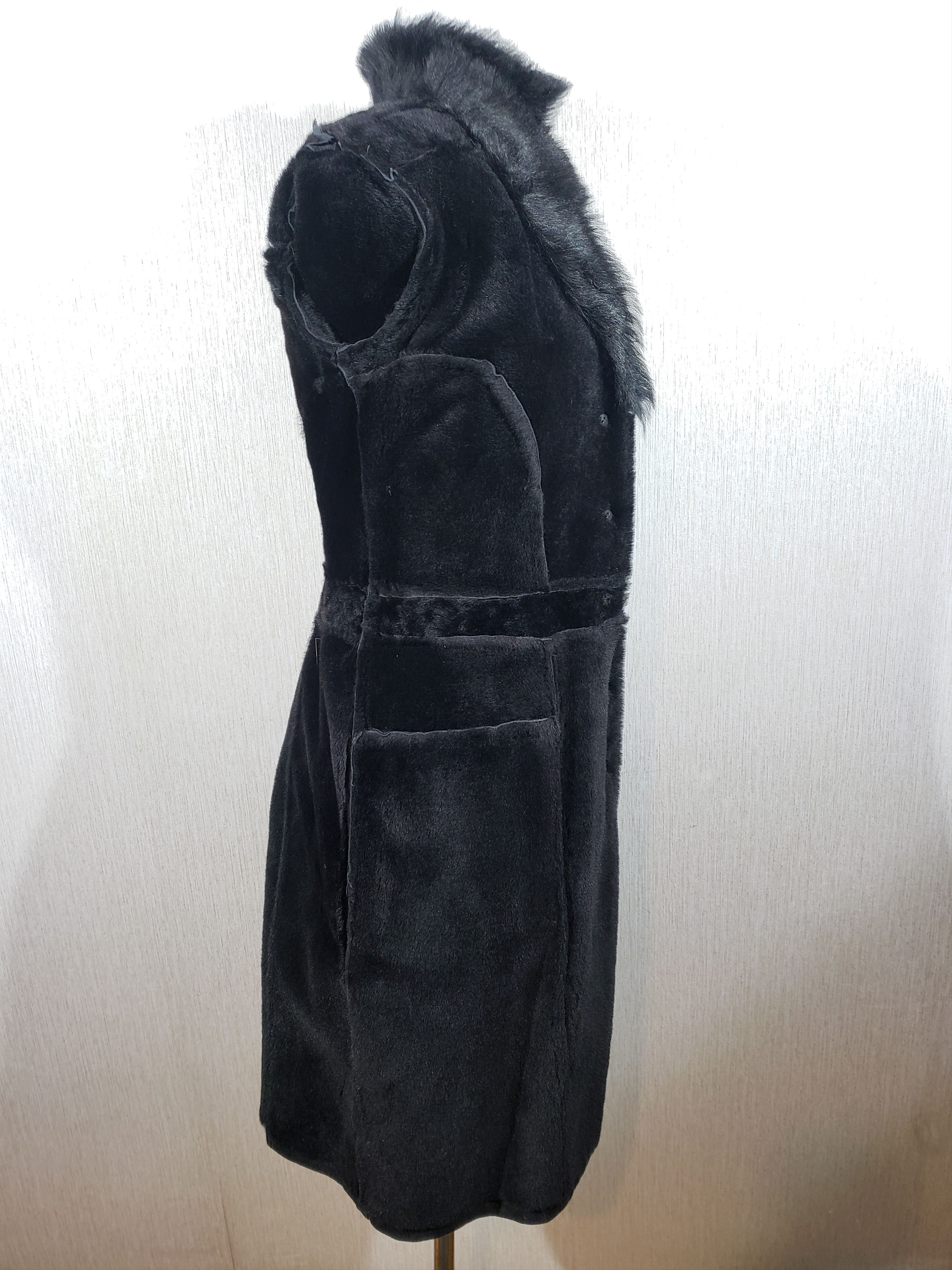 Other Stylish black sheepskin coat with buttons. Size M / US 6-8 / IT 42-44 - 8 Thumbnail