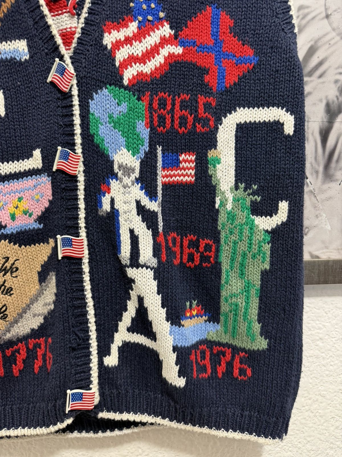 Vintage AMERICA E PLURIBUS UNUM VINTAGE HAND KNITTED VEST 1982 Size US M / EU 48-50 / 2 - 3 Thumbnail