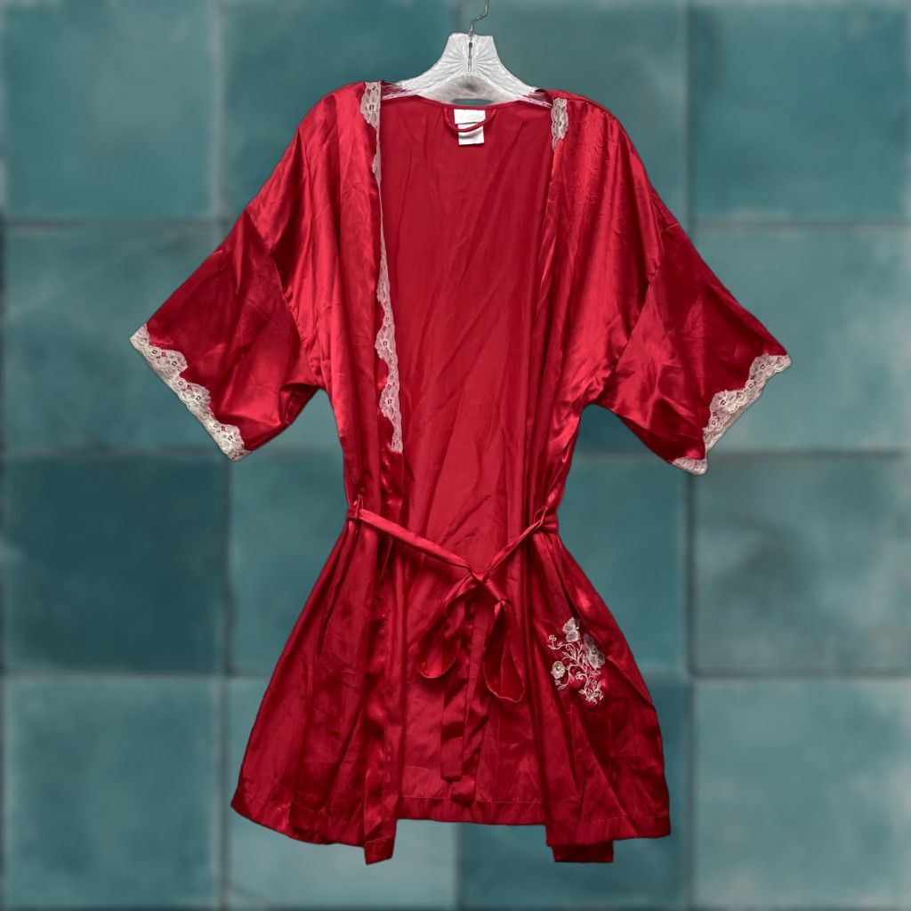 Vintage VINTAGE Y2K Robe Kimono XL 16 18 Red Satin Lace Embroidered Floral Luxe Sexy SECRET TREASURES Satin Robe Kimono Mens Womens Size ONE SIZE - 1 Thumbnail