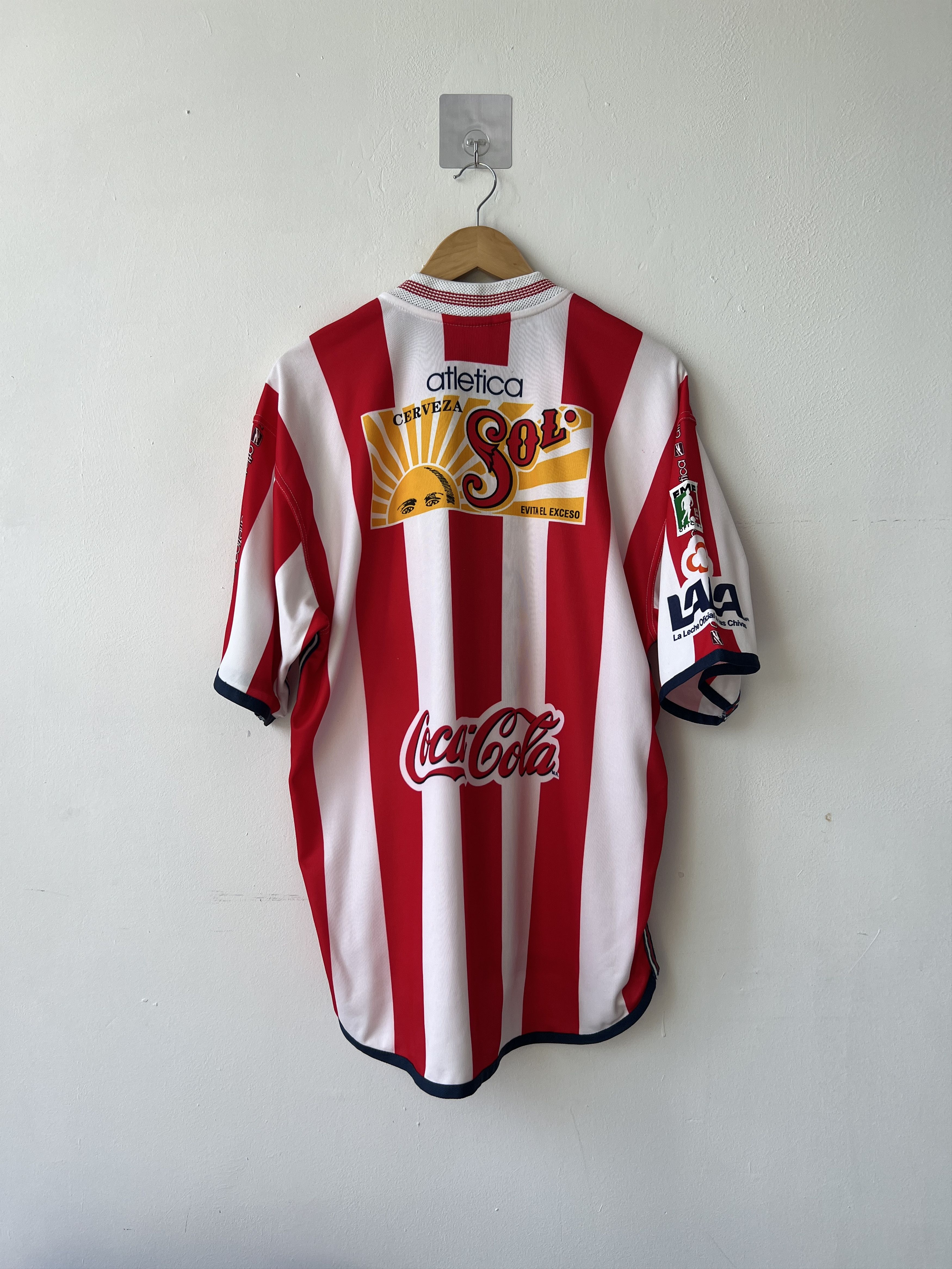 Atletica (L Fits XL) Chivas Guadalajara 2000-01 Home Kit Size US L / EU 52-54 / 3 - 2 Thumbnail