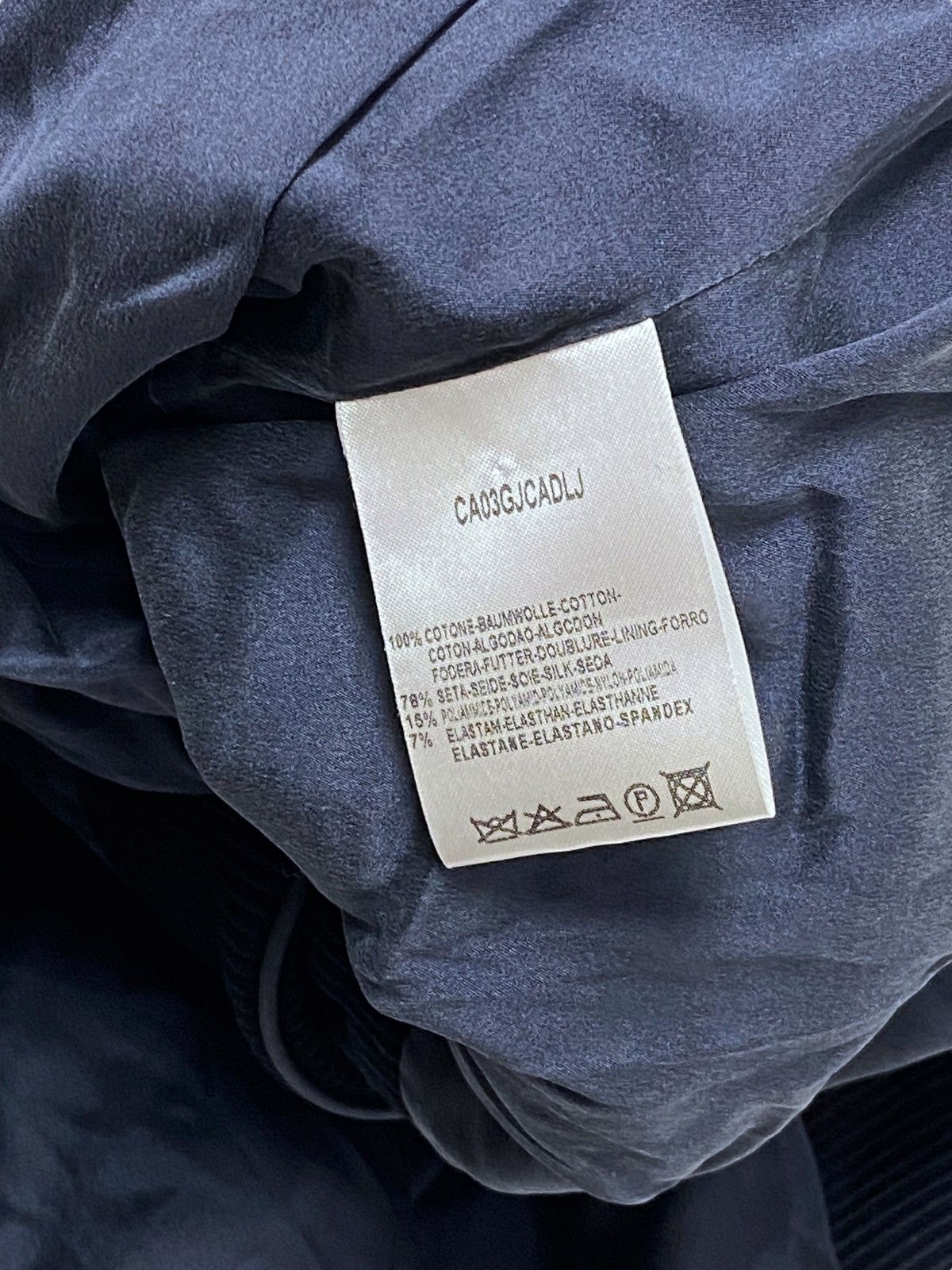 Giorgio Armani Vintage GIORGIO ARMANI Deep Navy Blazer Size XS / US 0-2 / IT 36-38 - 5 Thumbnail