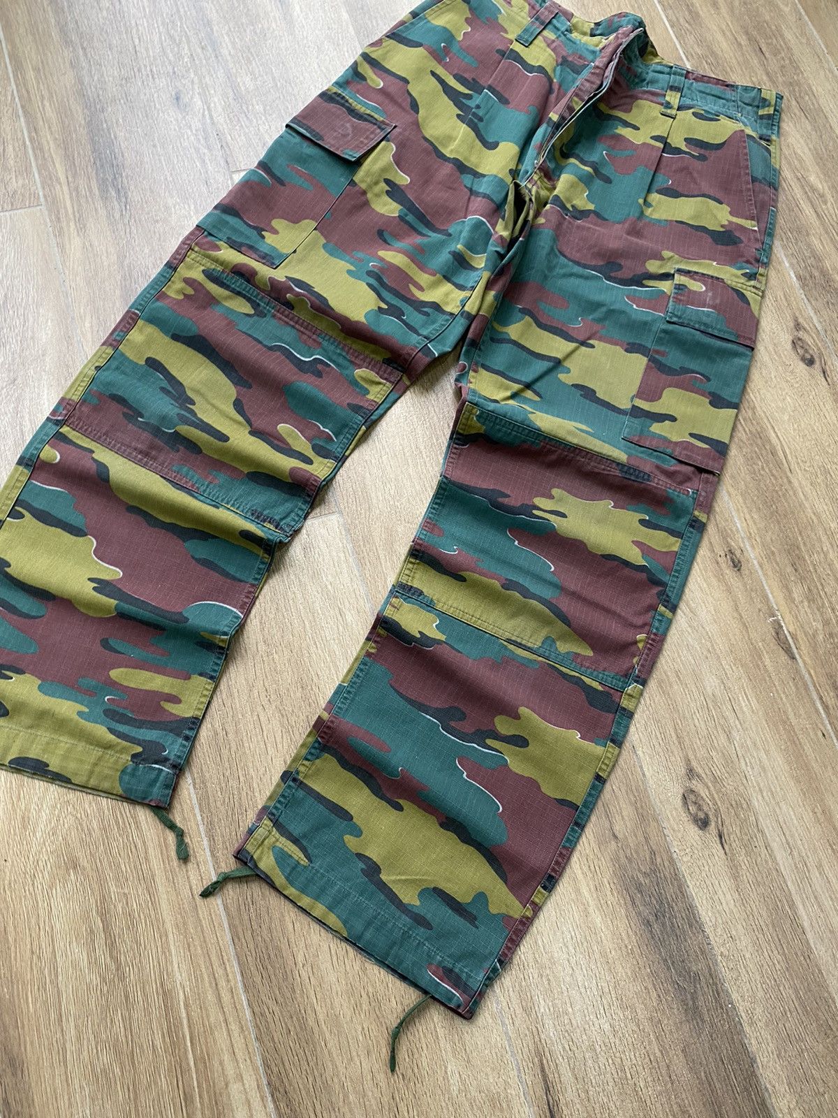 Vintage Vintage Camo Cargo Pants Japanese Avant Garde Y2K Baggy Wide Size US 32 / EU 48 - 3 Thumbnail